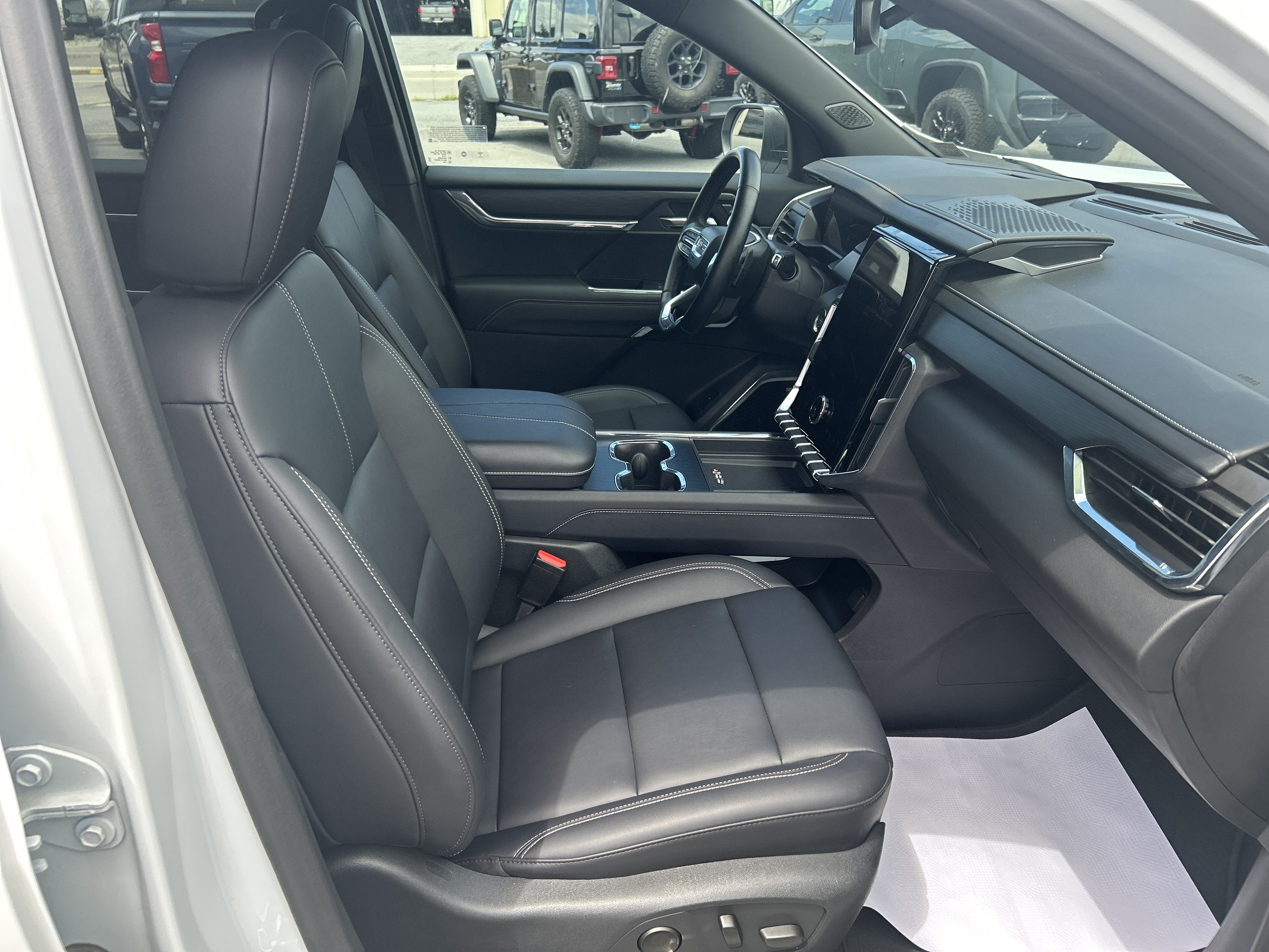 2024 GMC Acadia Elevation