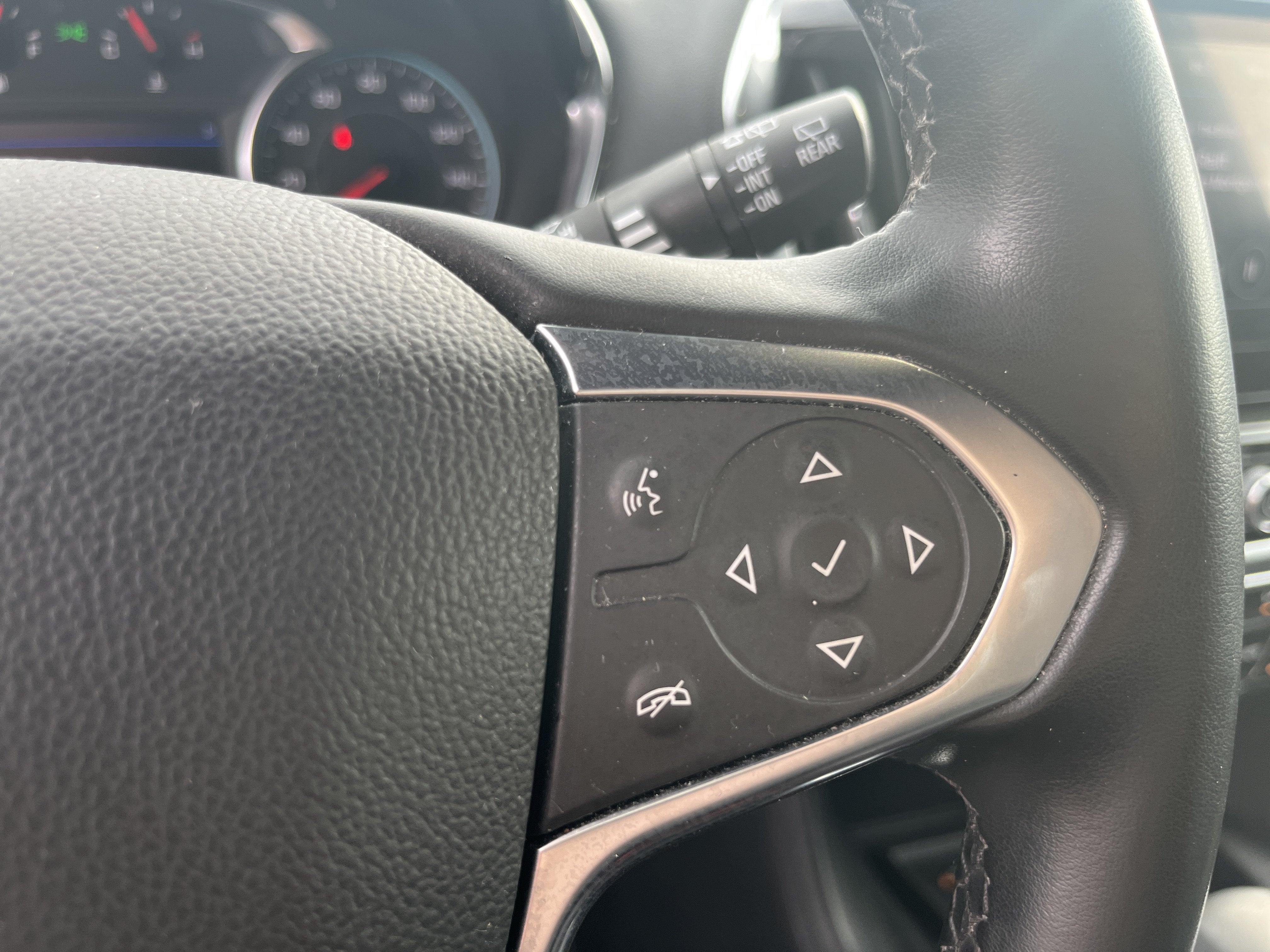 2024 Chevrolet Traverse Limited LT Cloth