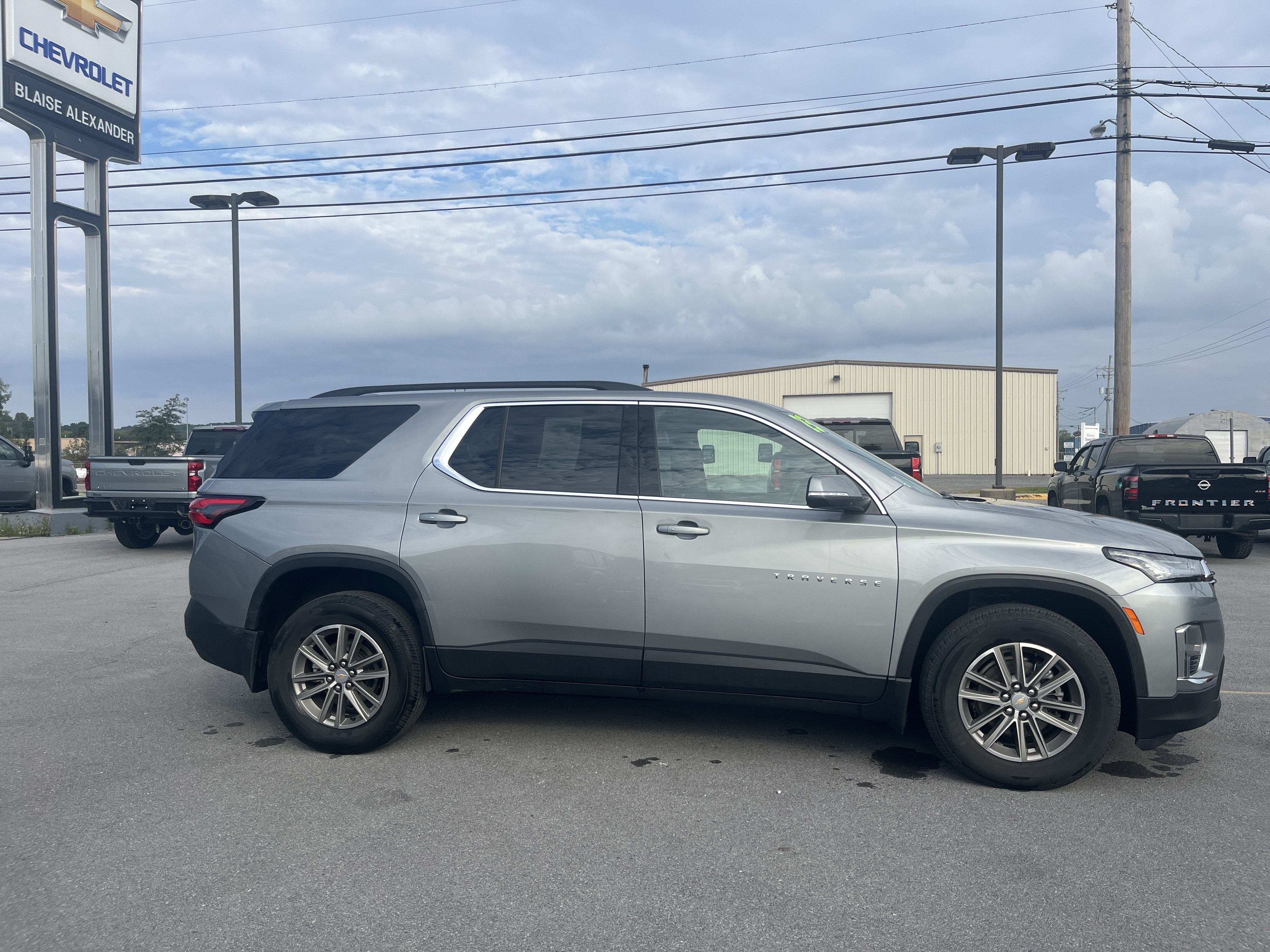 2023 Chevrolet Traverse LT Cloth