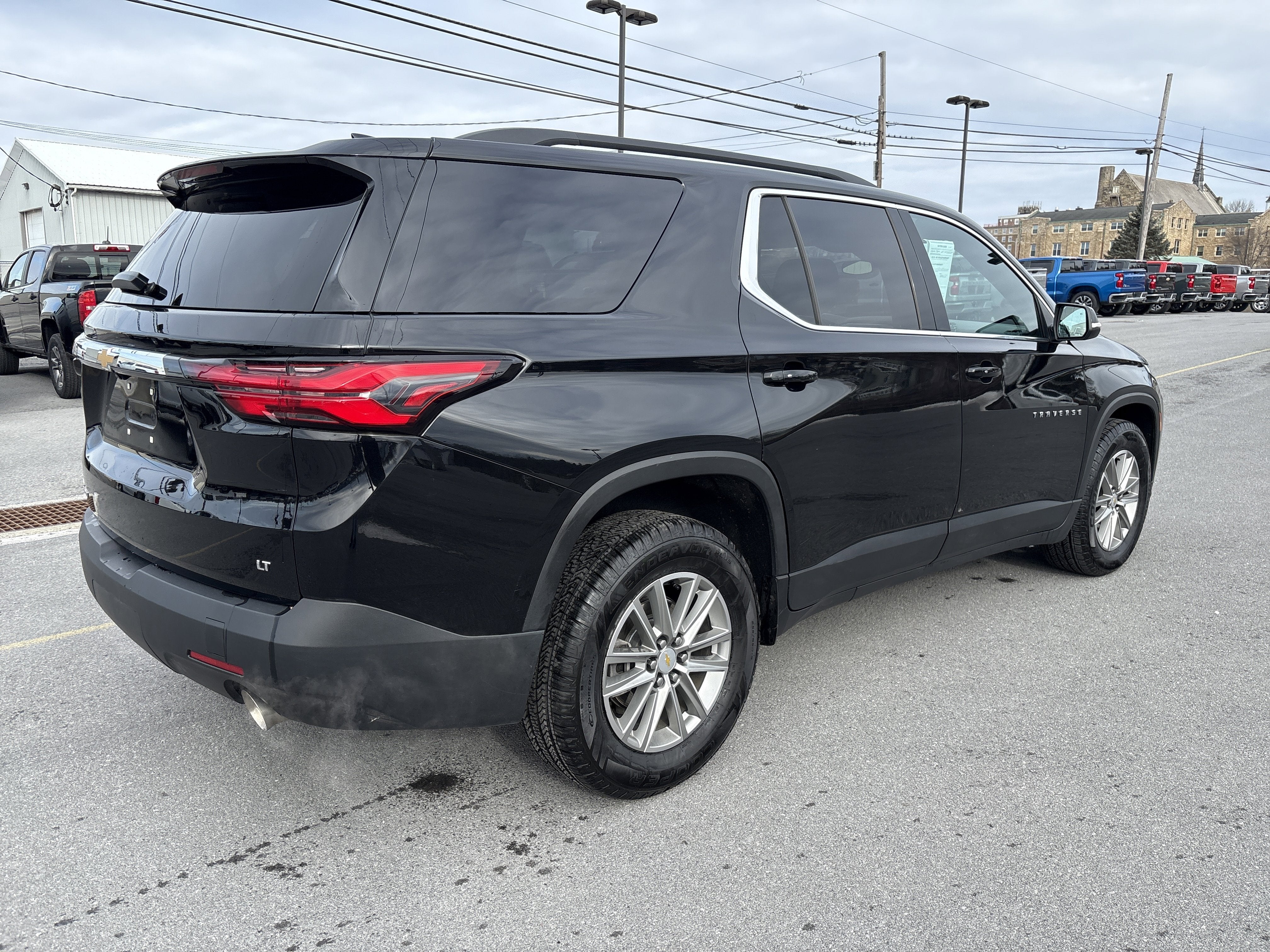 2023 Chevrolet Traverse LT Leather