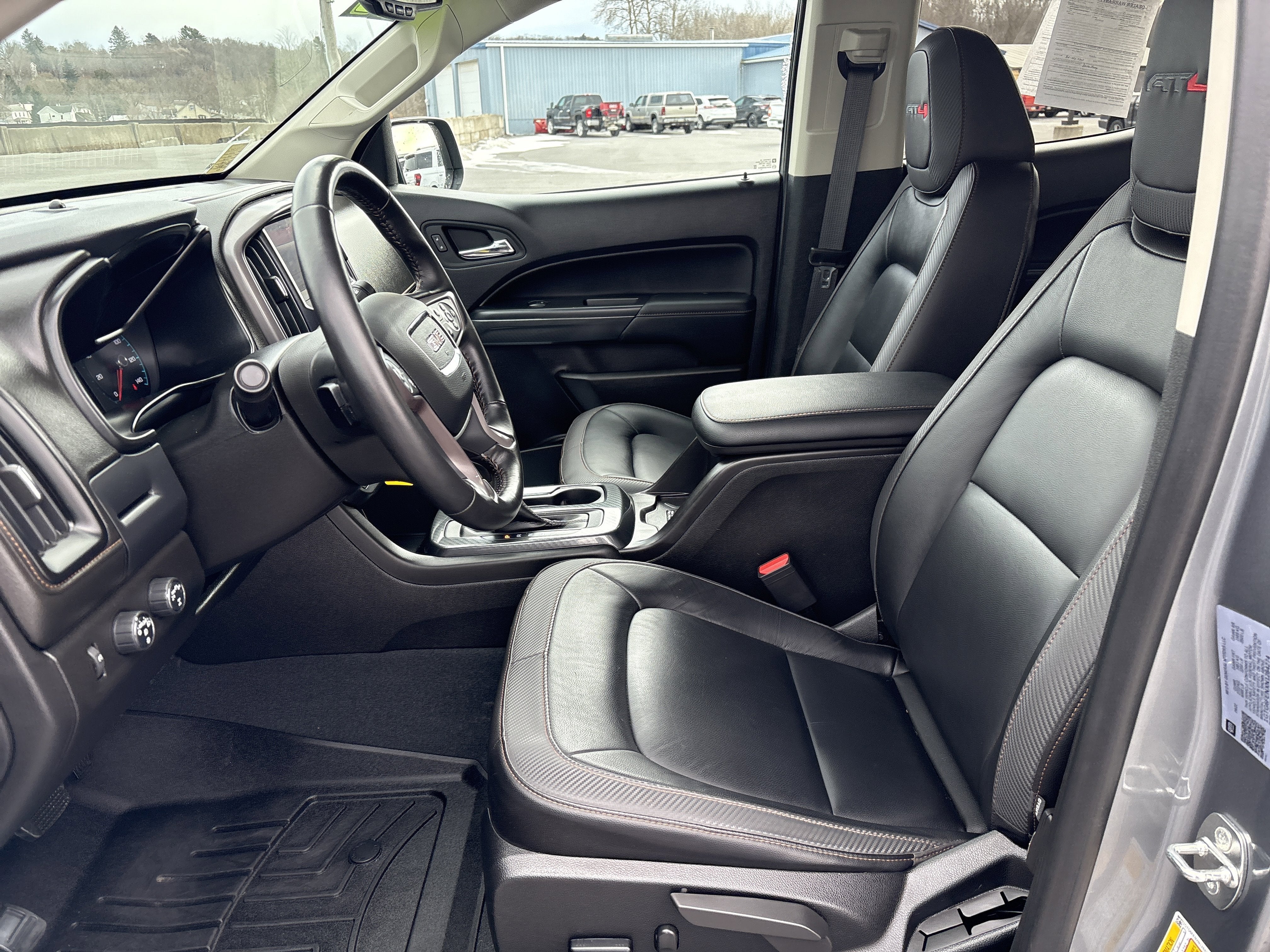 2022 GMC Canyon AT4 - Leather