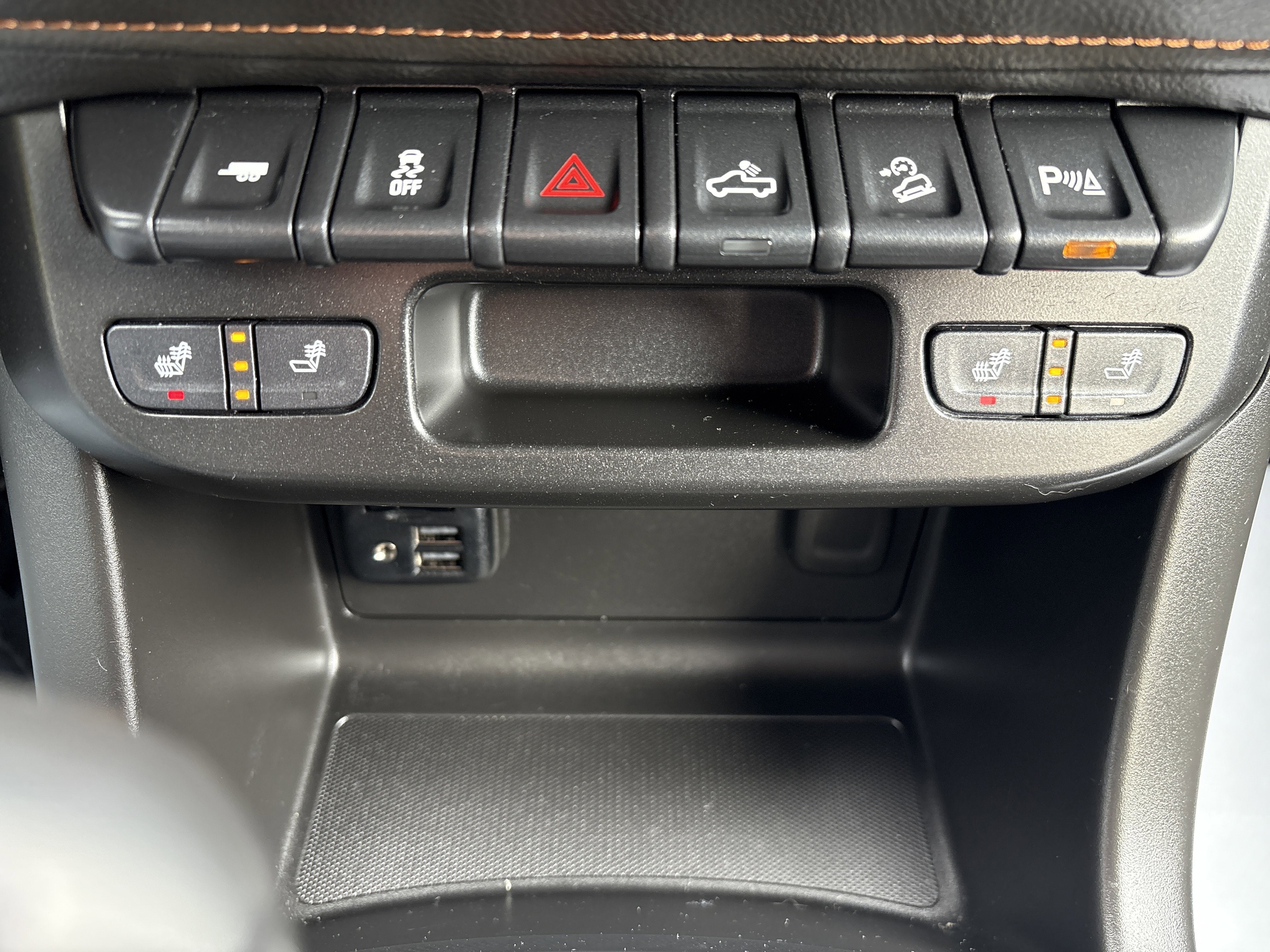 2022 GMC Canyon AT4 - Leather