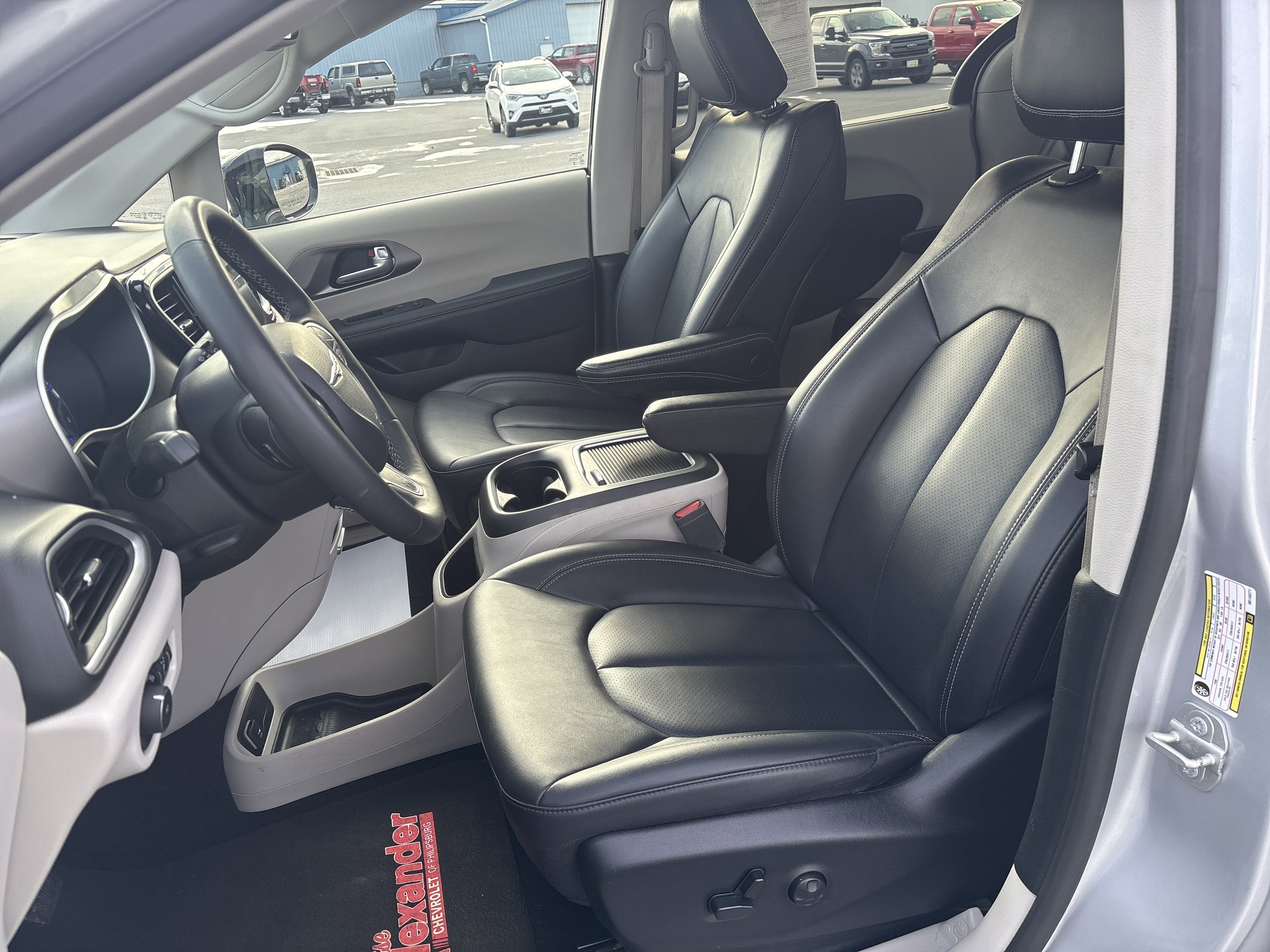 2024 Chrysler Pacifica Touring L