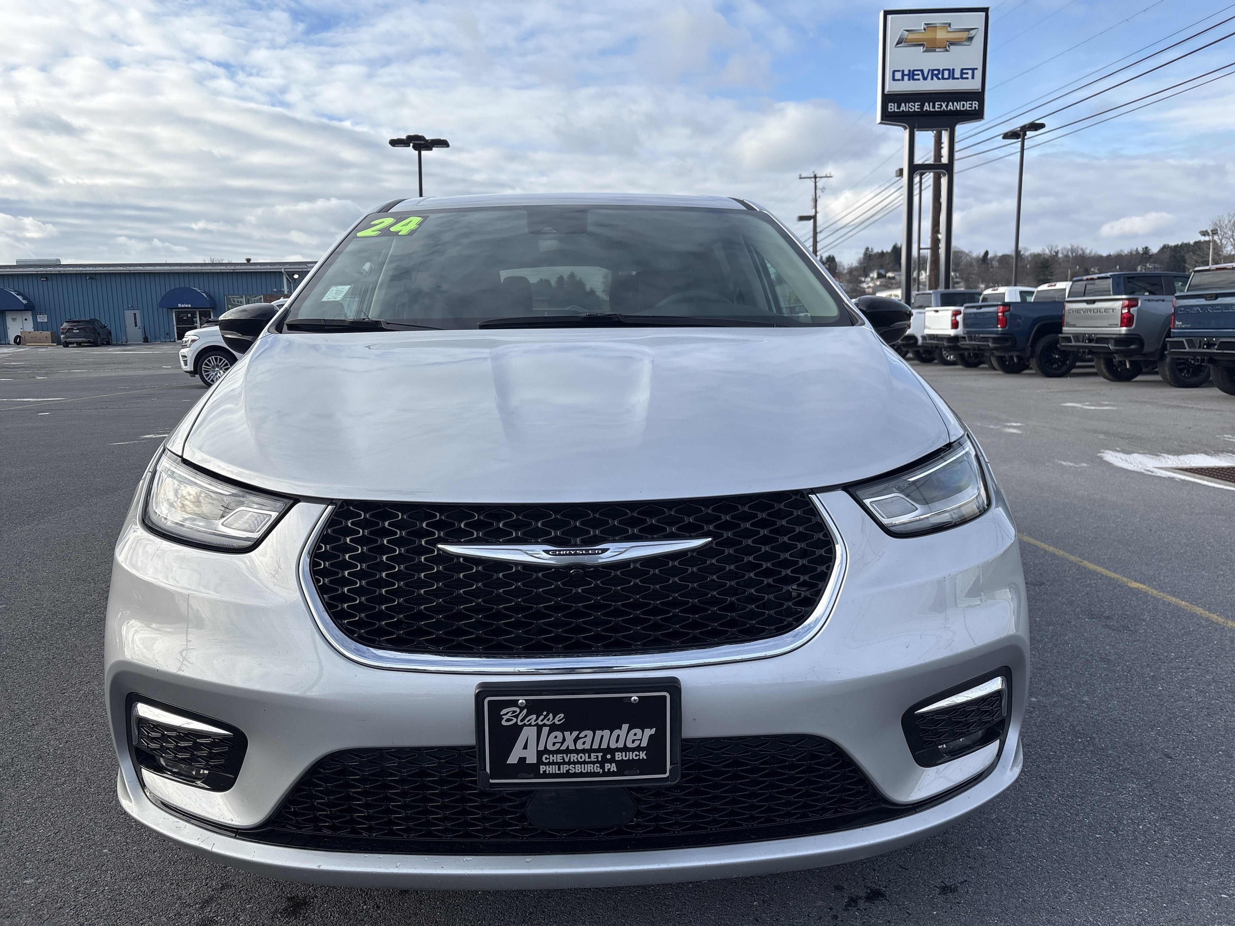 2024 Chrysler Pacifica Touring L