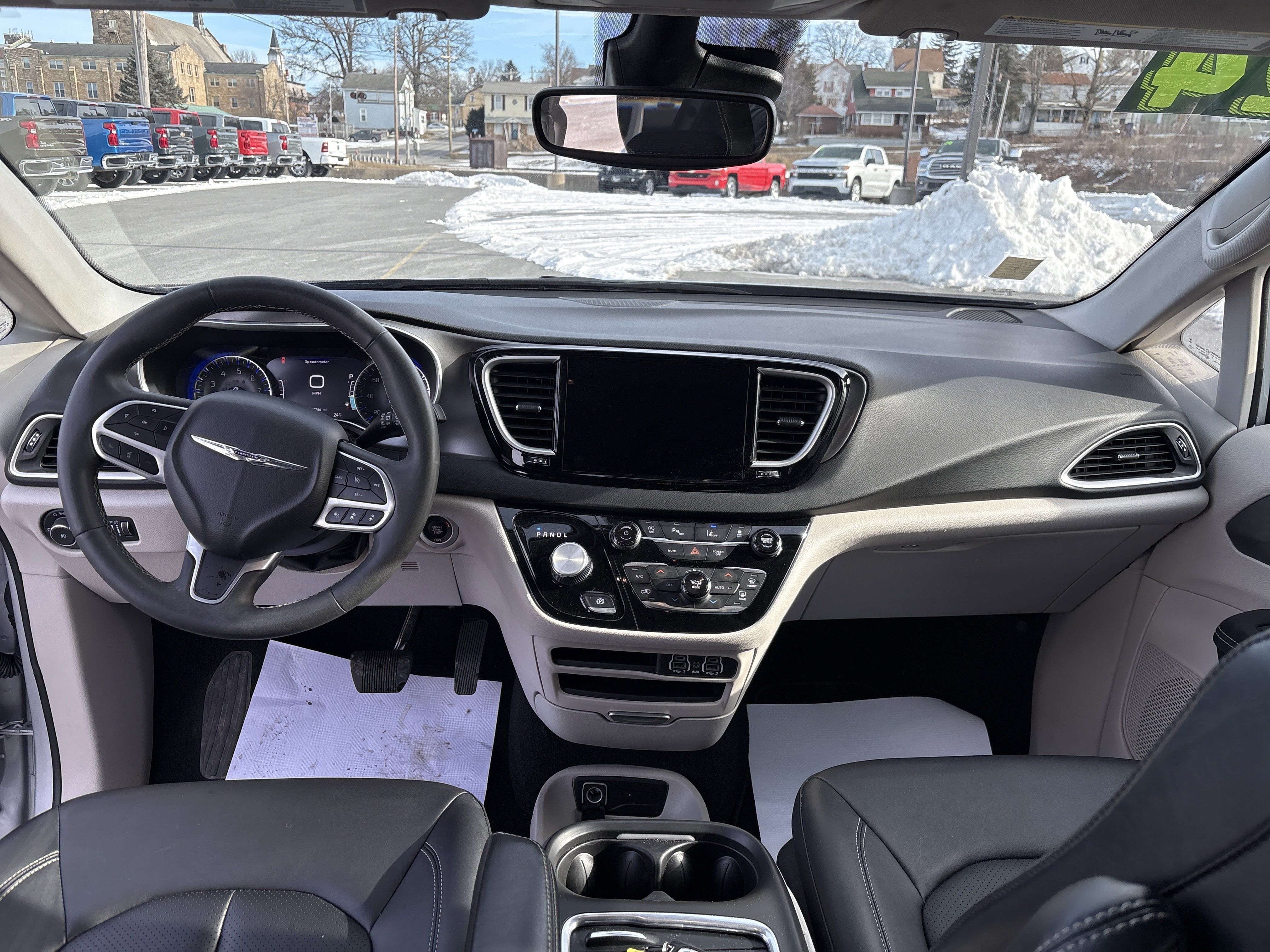 2024 Chrysler Pacifica Touring L