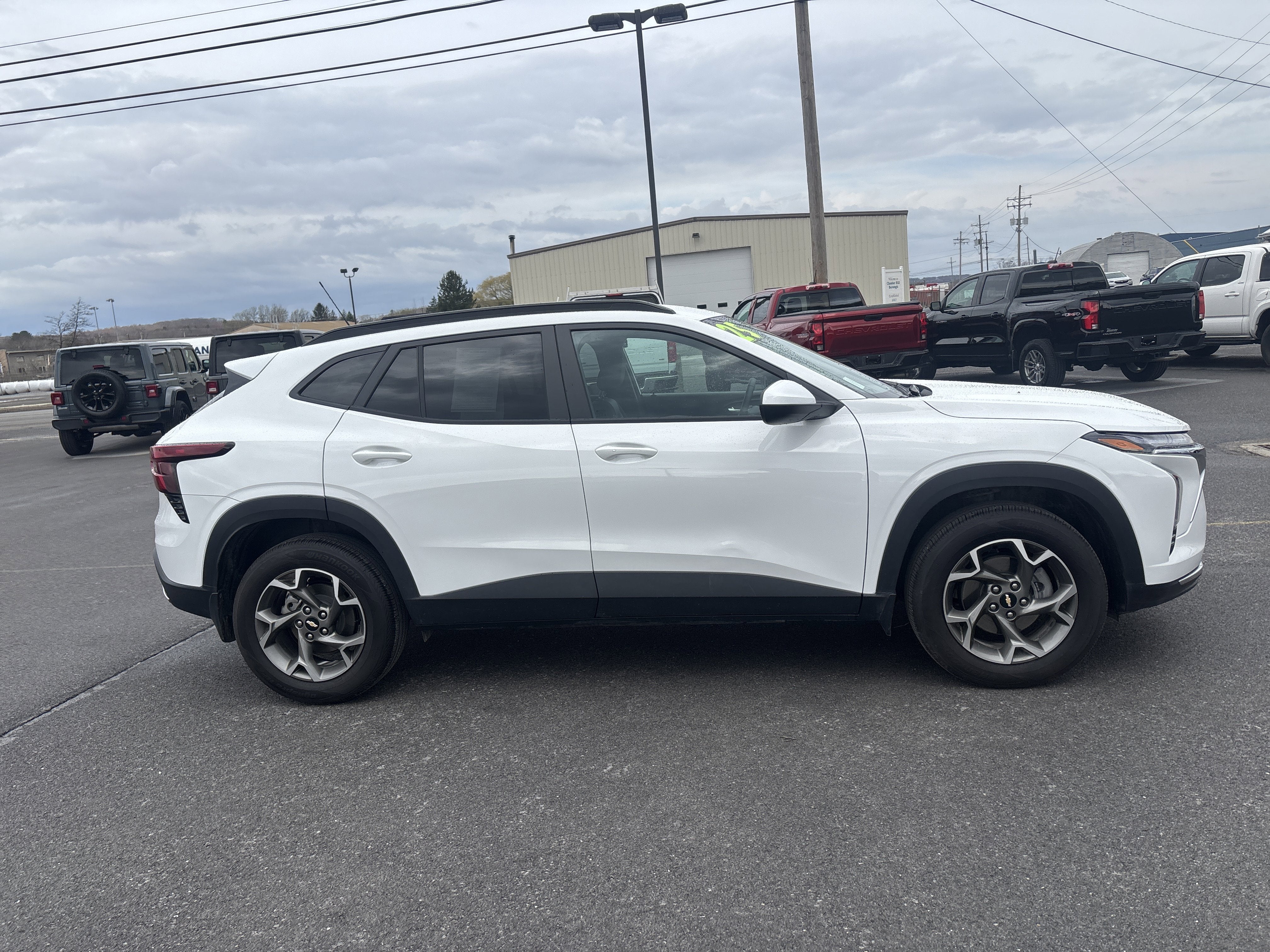 2025 Chevrolet Trax LT
