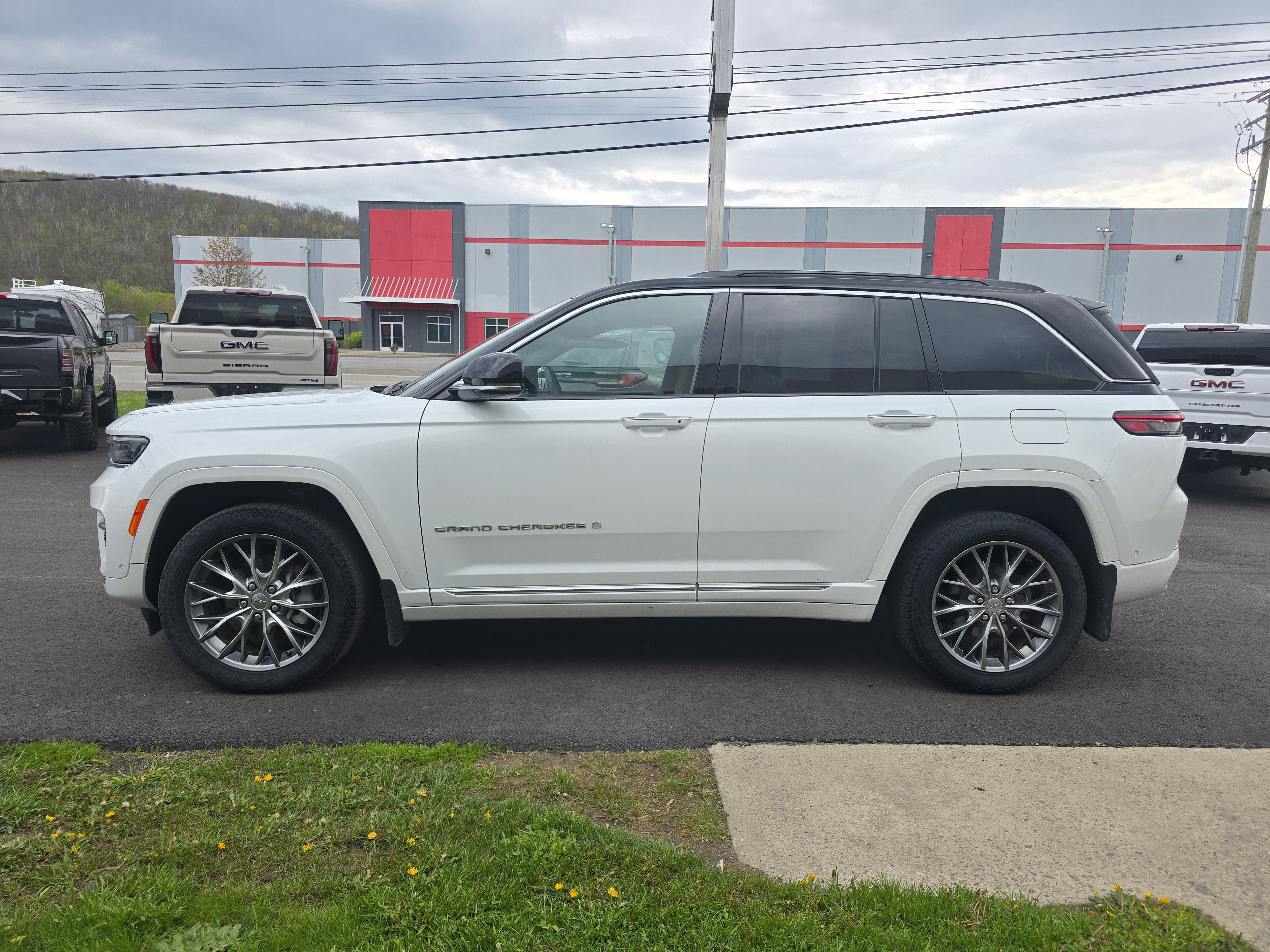 2024 Jeep Grand Cherokee Summit