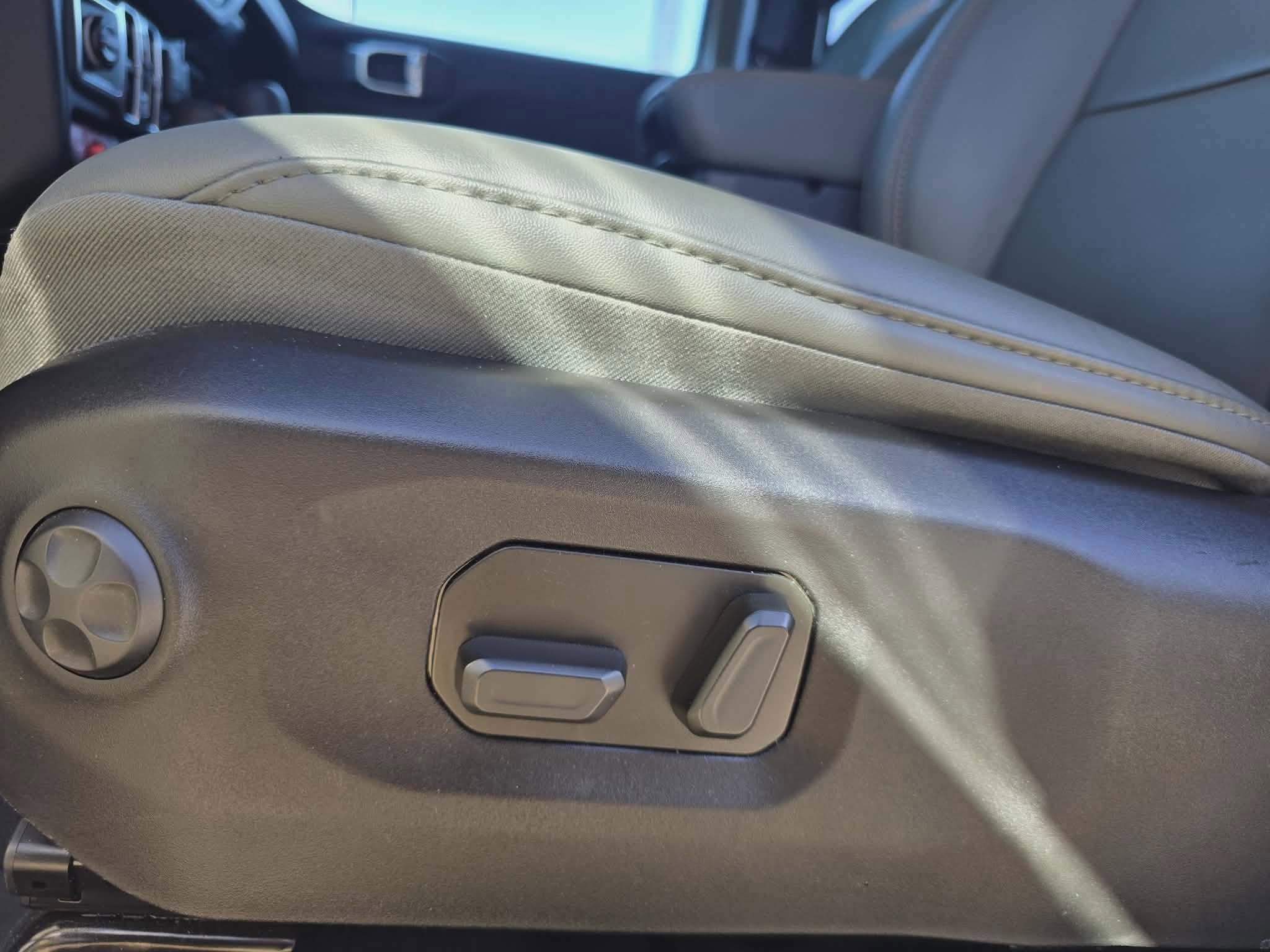 2025 Jeep Gladiator Mojave X