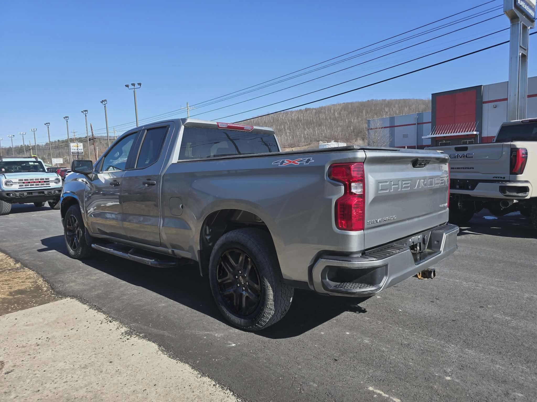 2023 Chevrolet Silverado 1500 Custom