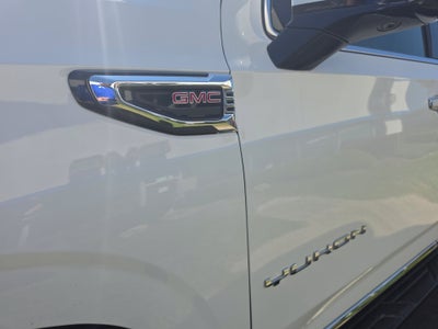 2025 GMC Yukon Elevation