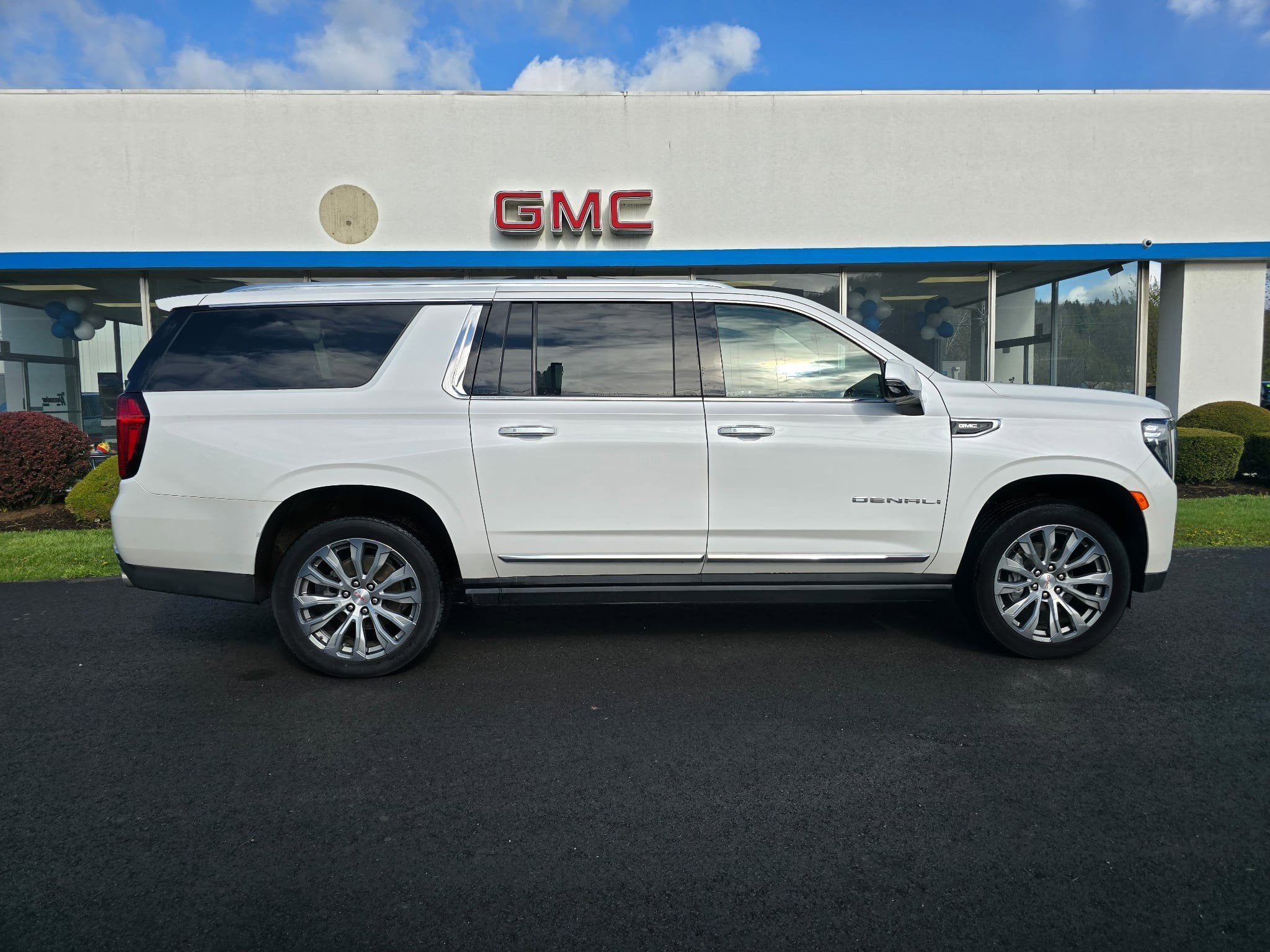 2022 GMC Yukon XL Denali