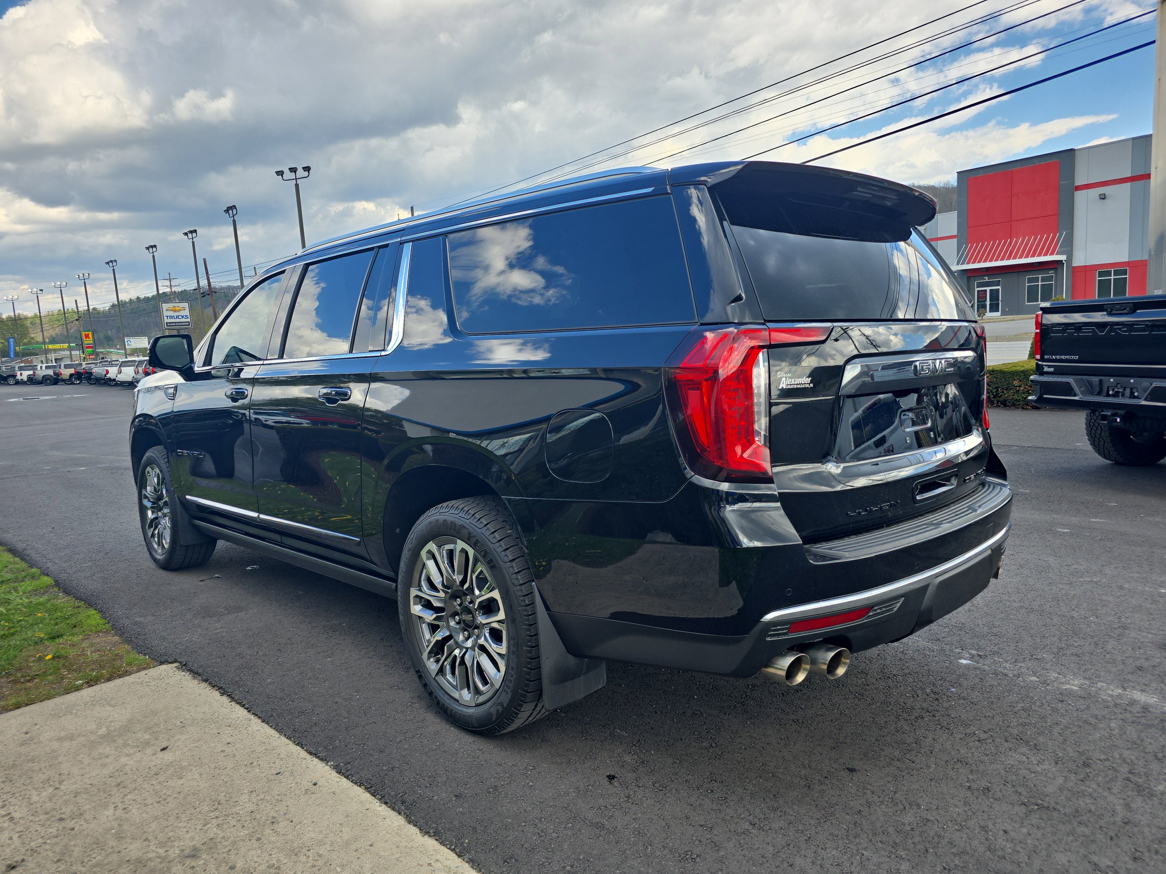 2023 GMC Yukon XL Denali Ultimate