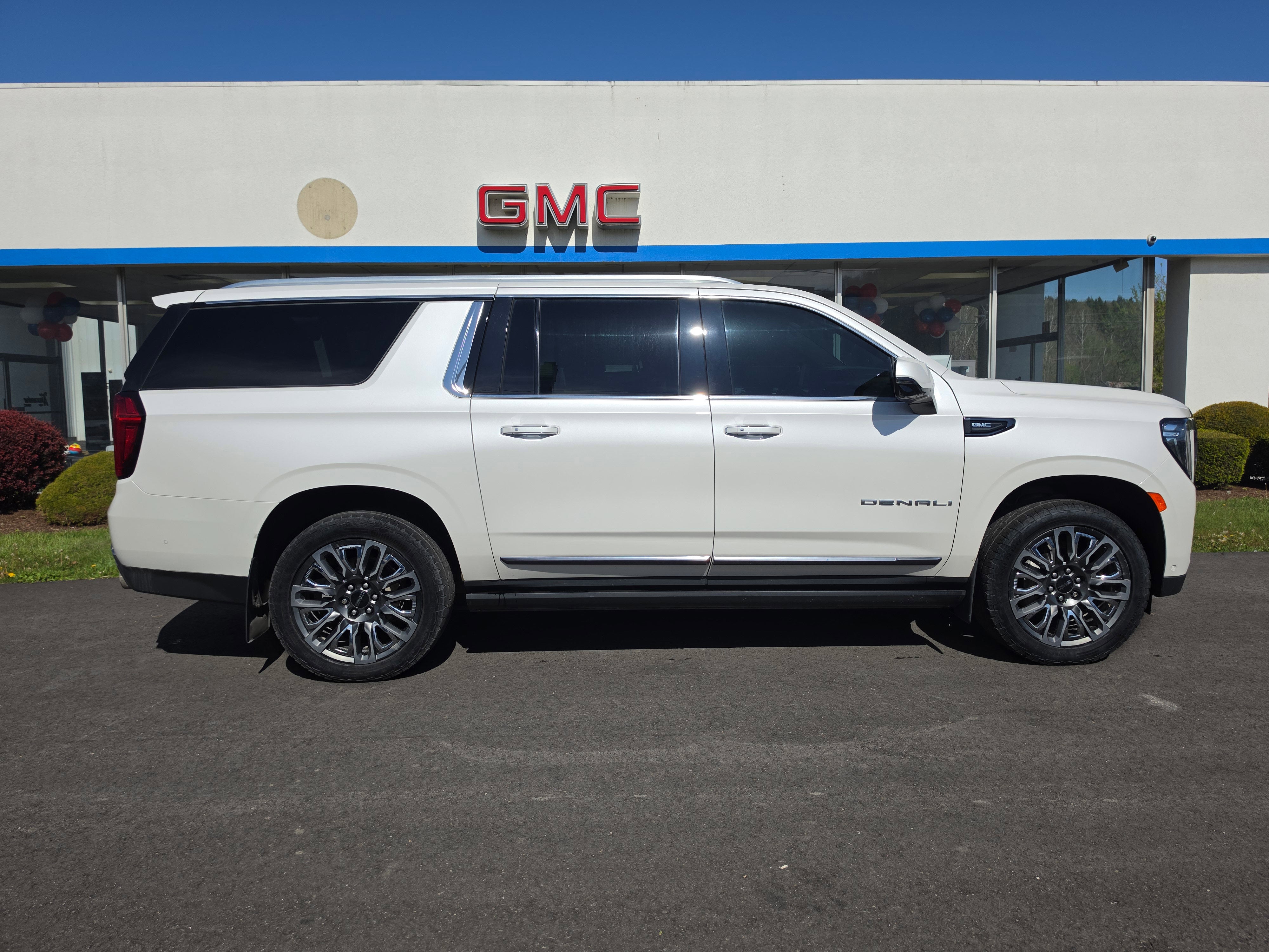 2023 GMC Yukon XL Denali Ultimate