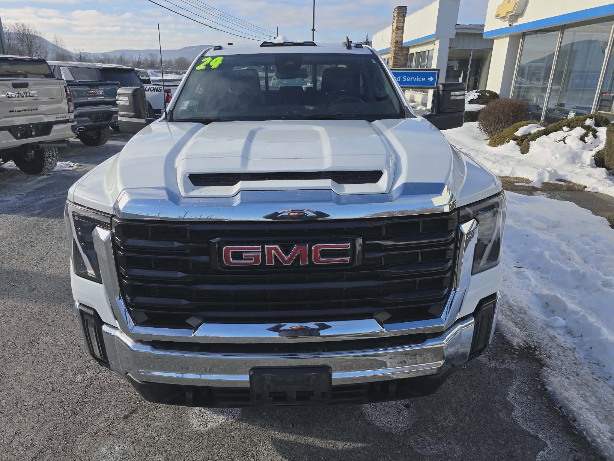 2024 GMC Sierra 2500 HD Pro