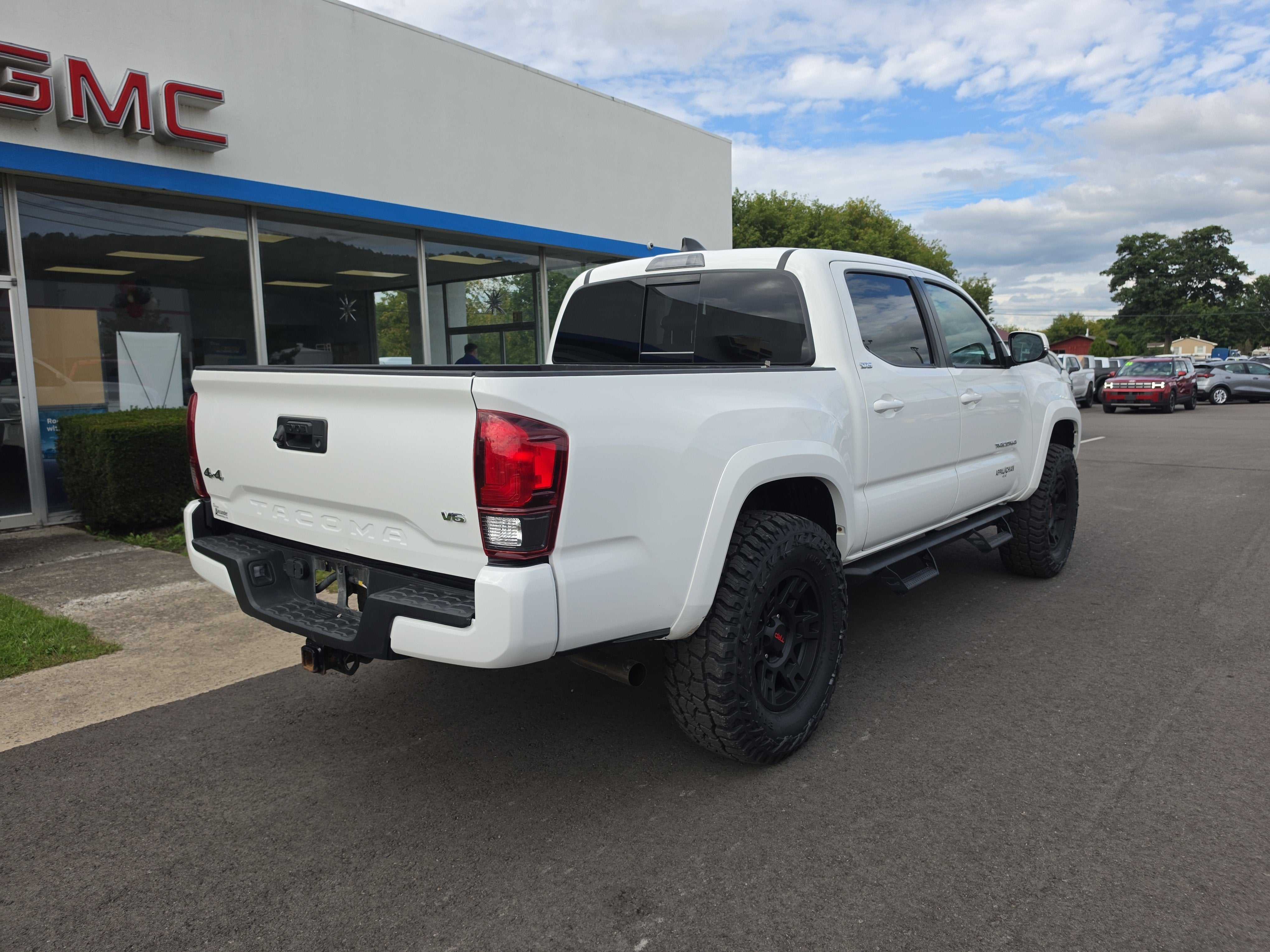 2022 Toyota Tacoma 4WD SR