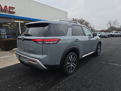 2023 Nissan Pathfinder Platinum