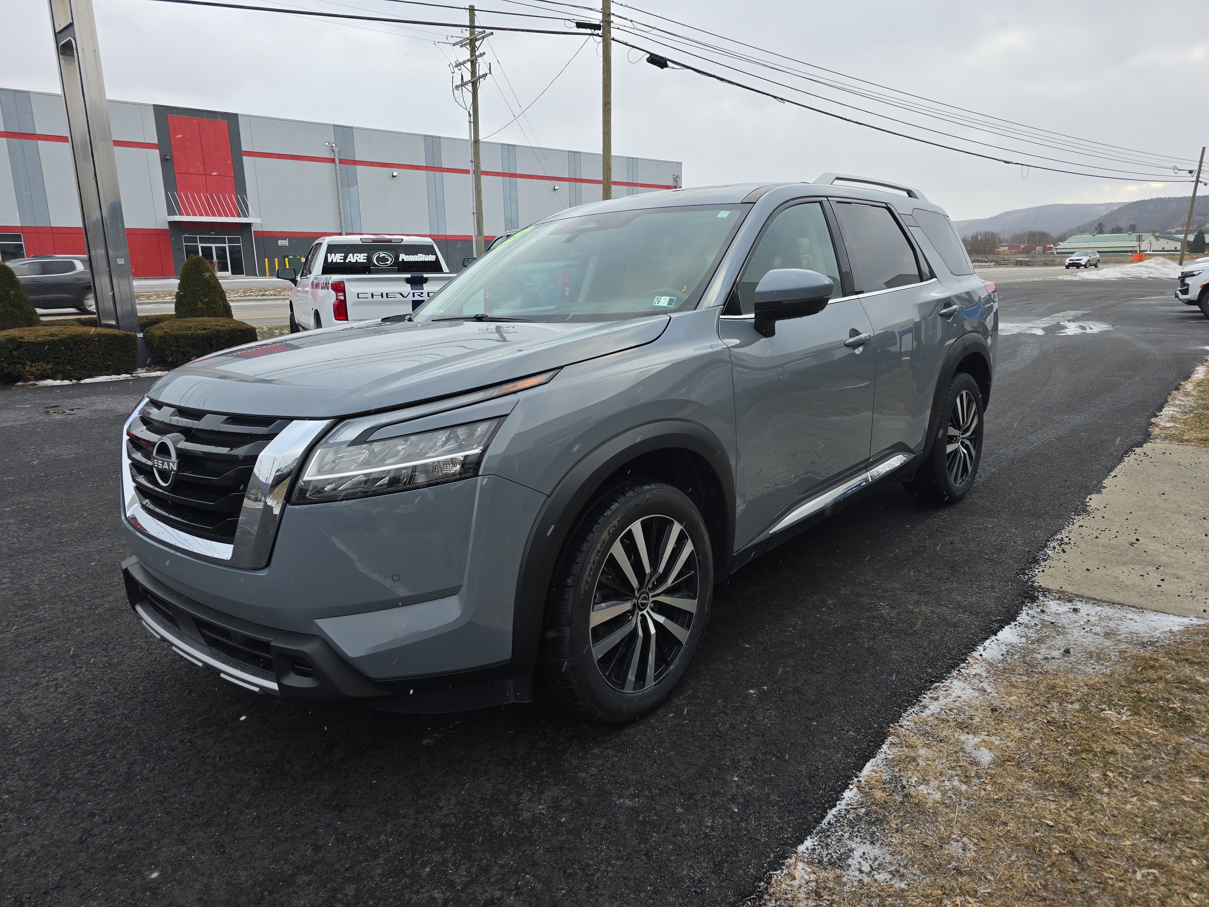 2023 Nissan Pathfinder Platinum