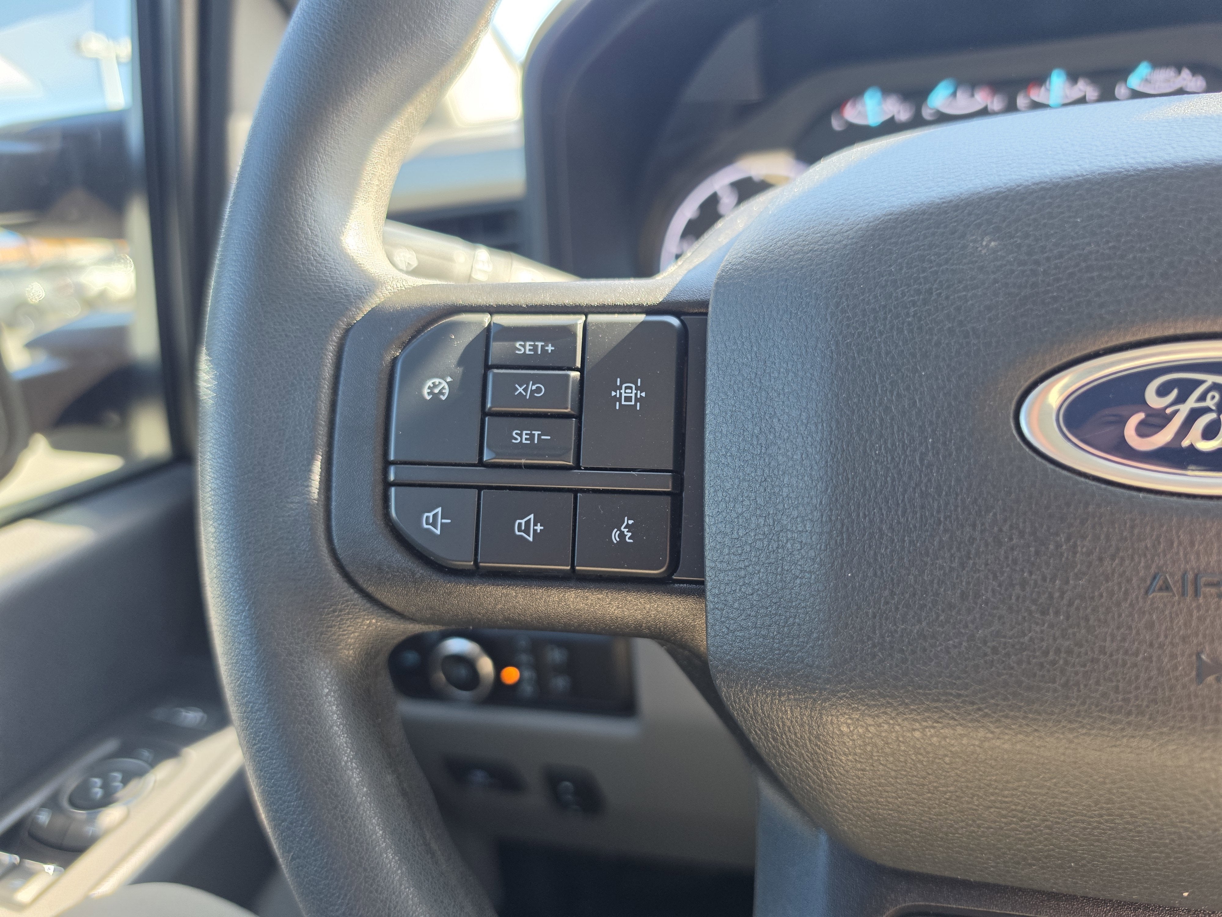 2023 Ford Super Duty F-550 DRW XLT