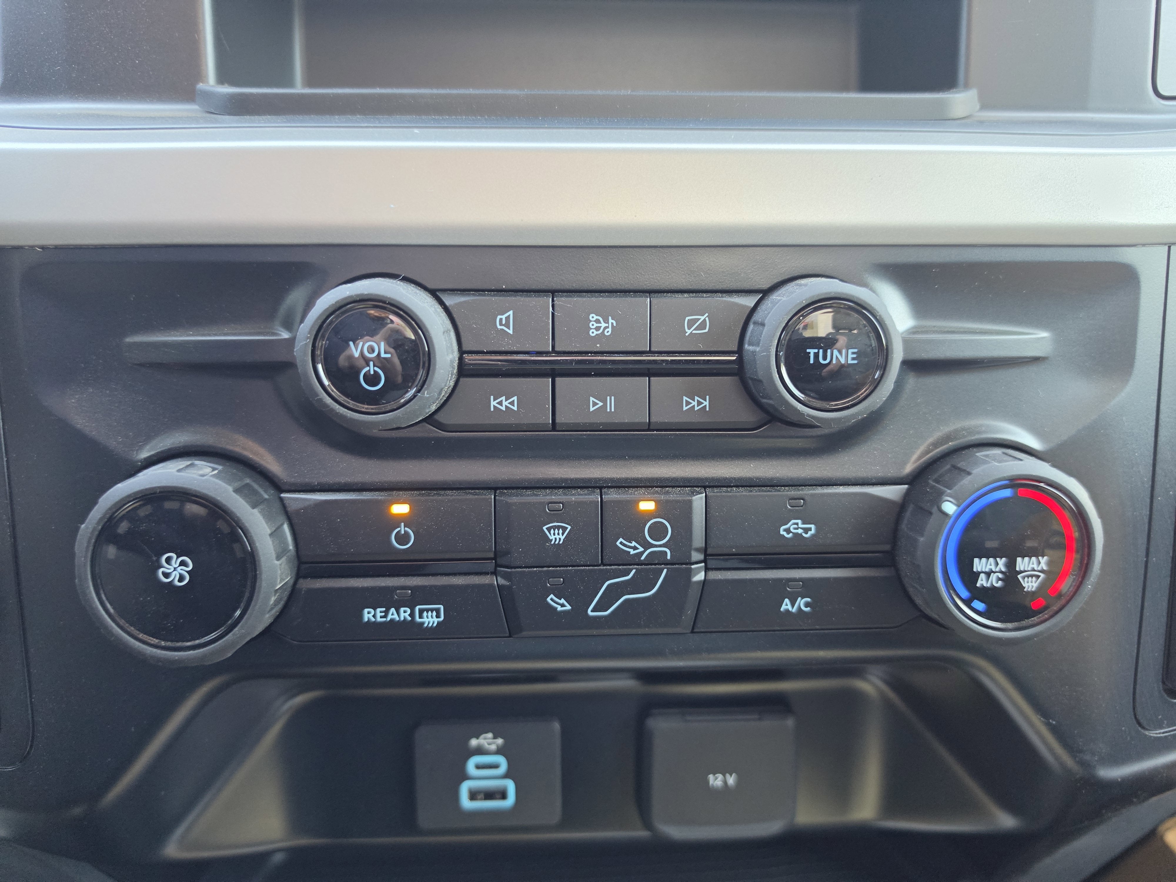 2023 Ford Super Duty F-550 DRW XLT