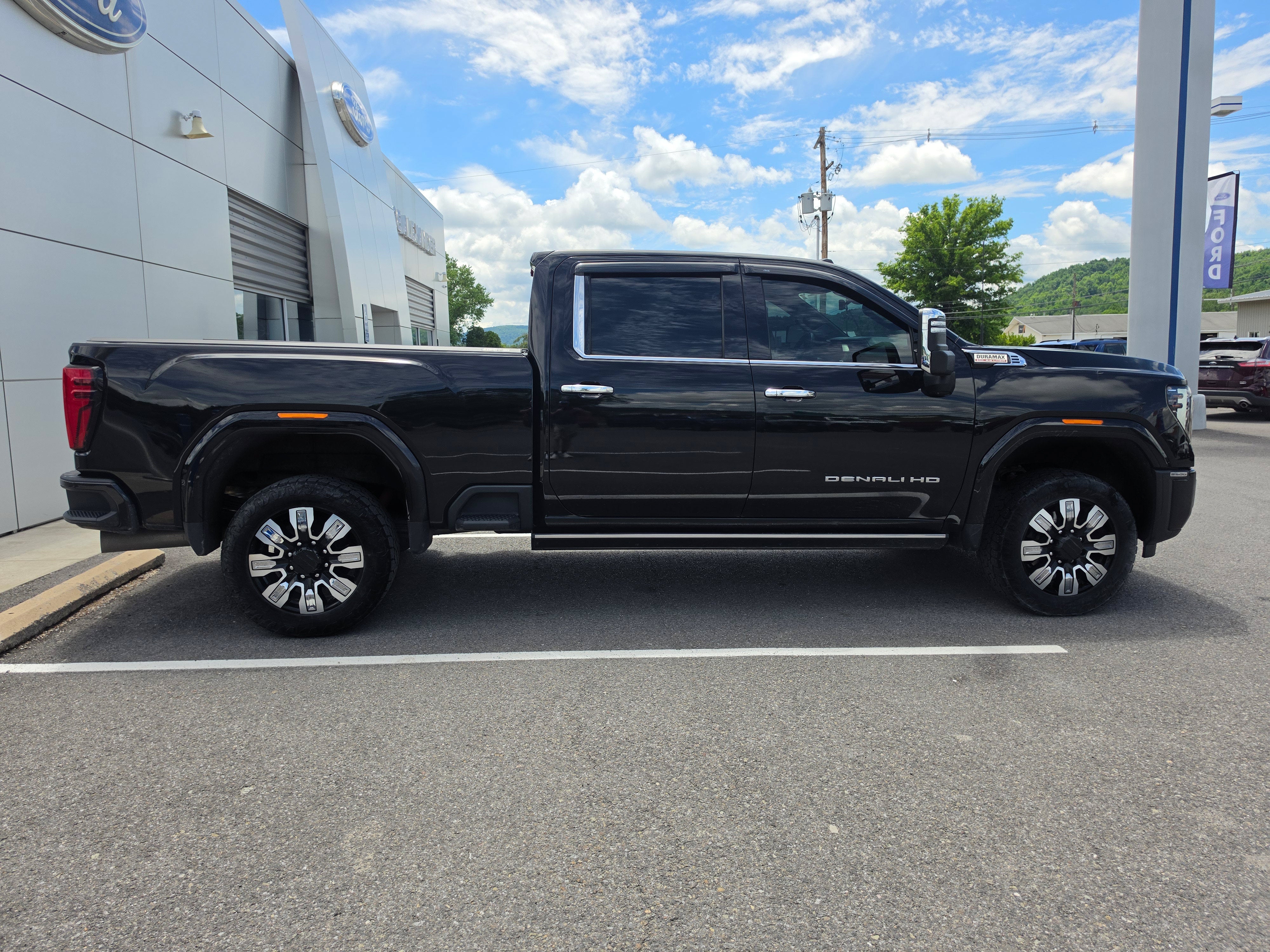 2024 GMC Sierra 2500HD Denali