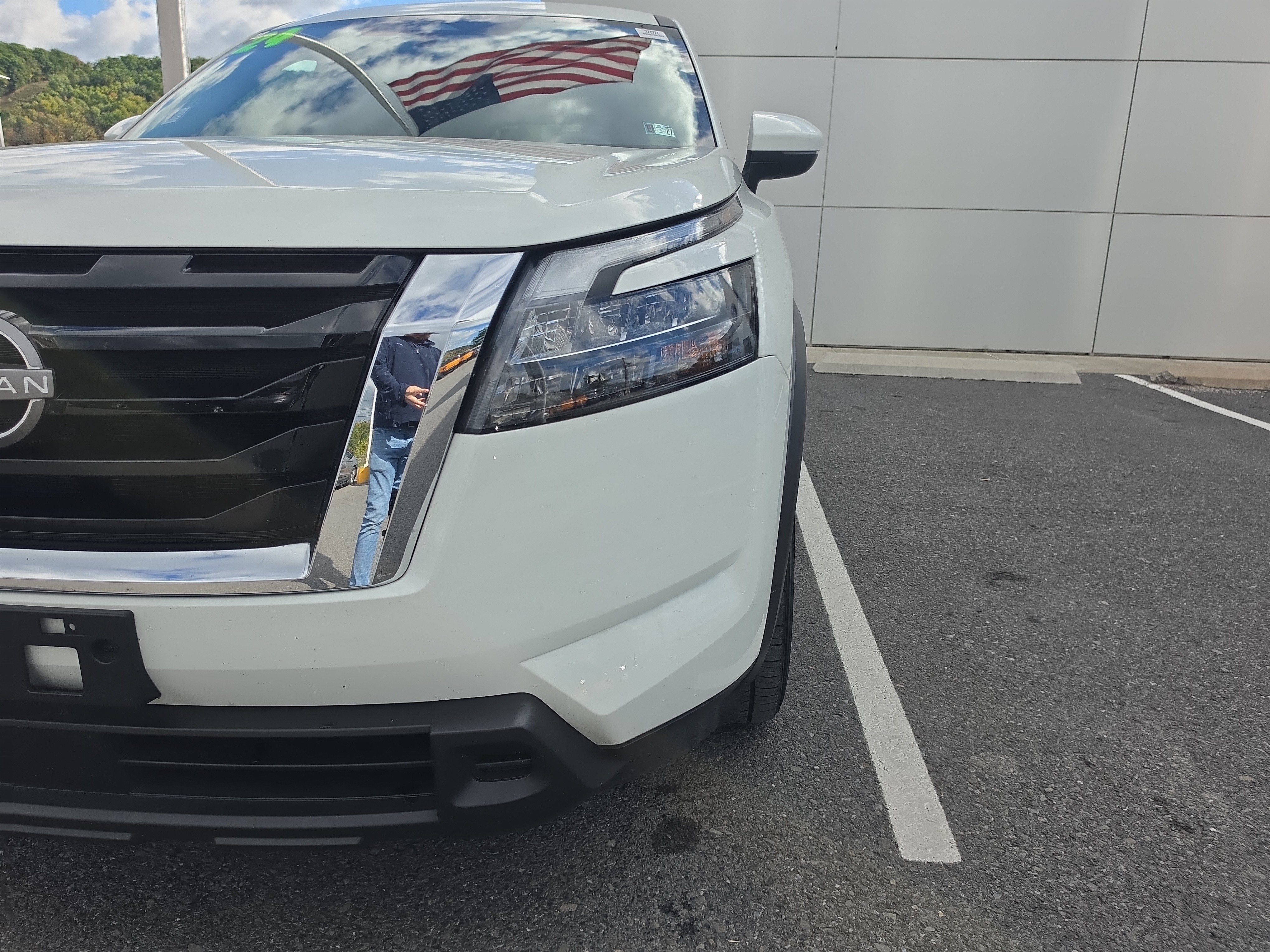 2024 Nissan Pathfinder SV