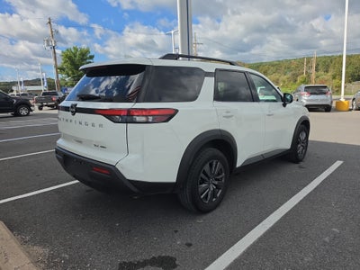 2024 Nissan Pathfinder SV