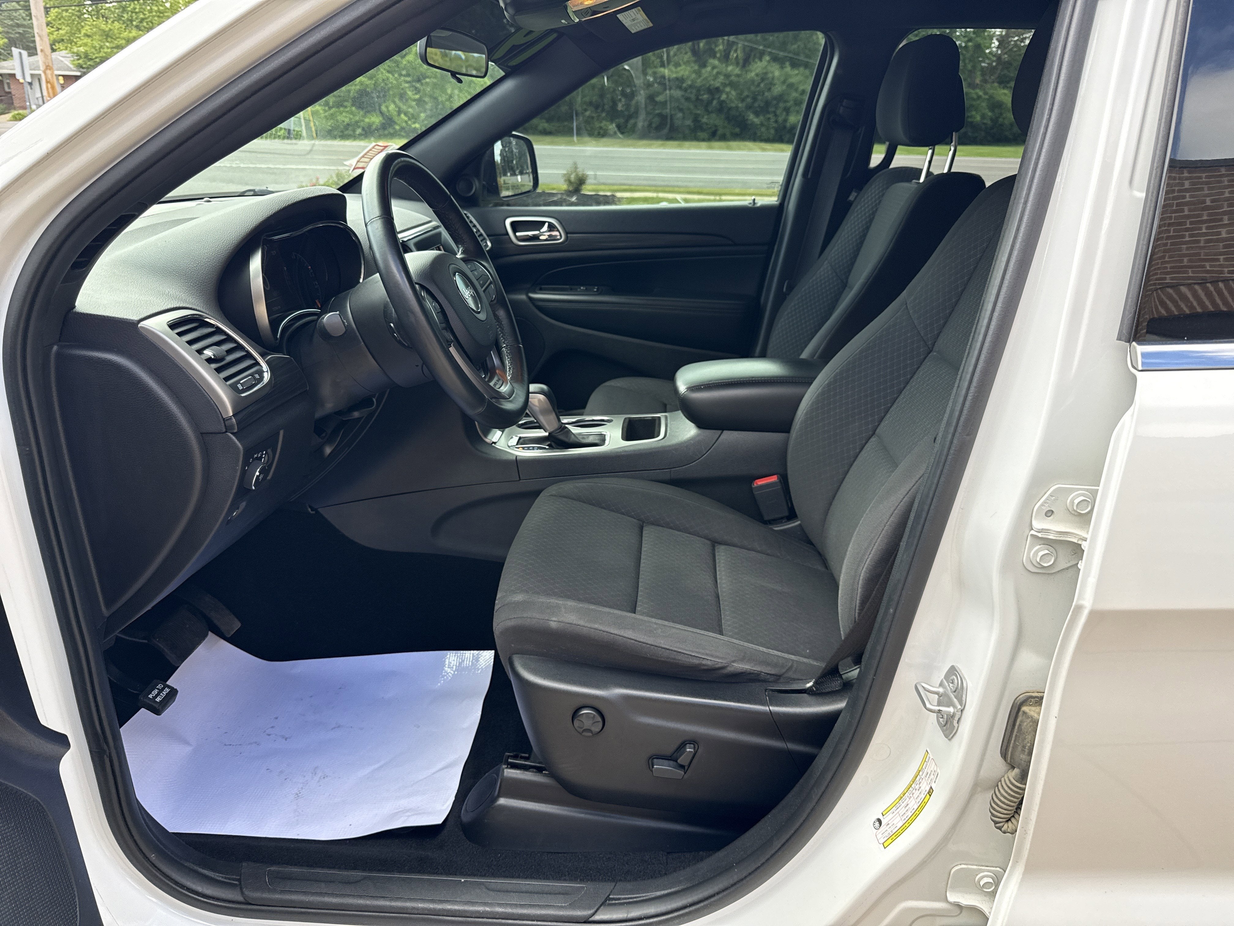 2019 Jeep Grand Cherokee Laredo E