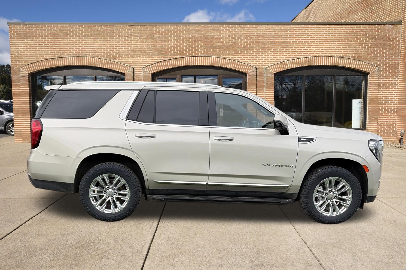 2021 GMC Yukon SLT