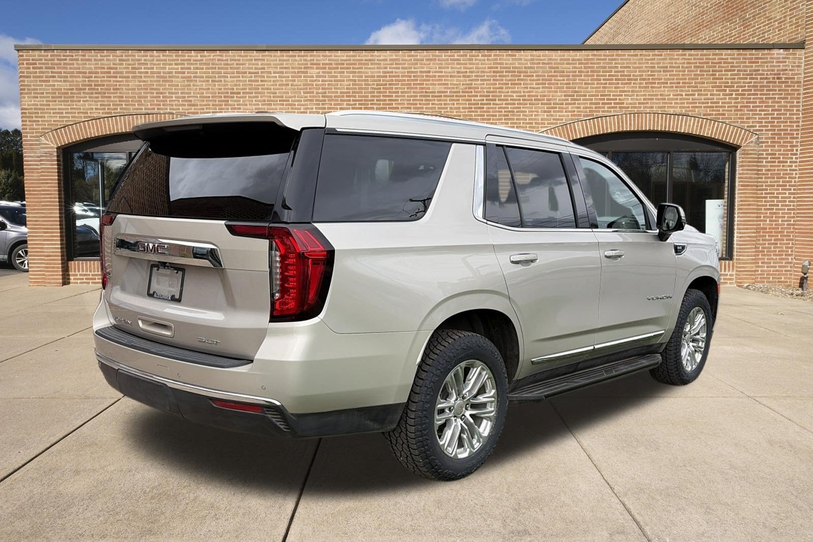 2021 GMC Yukon SLT