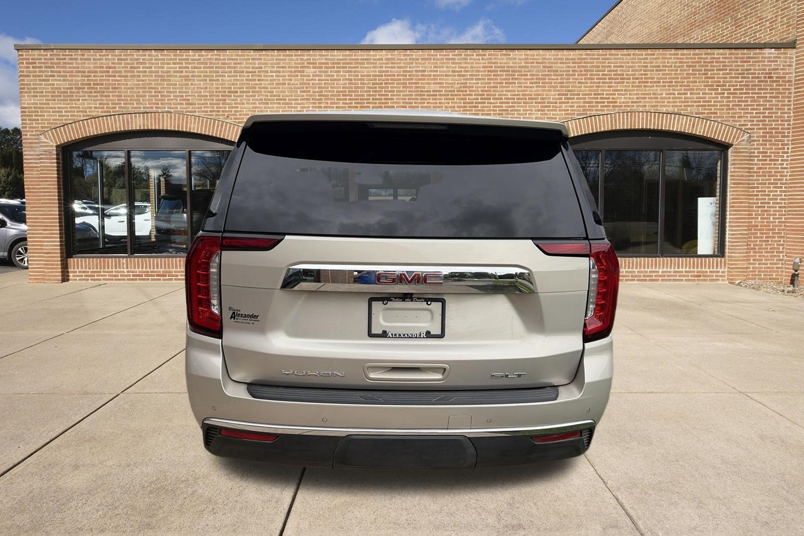 2021 GMC Yukon SLT