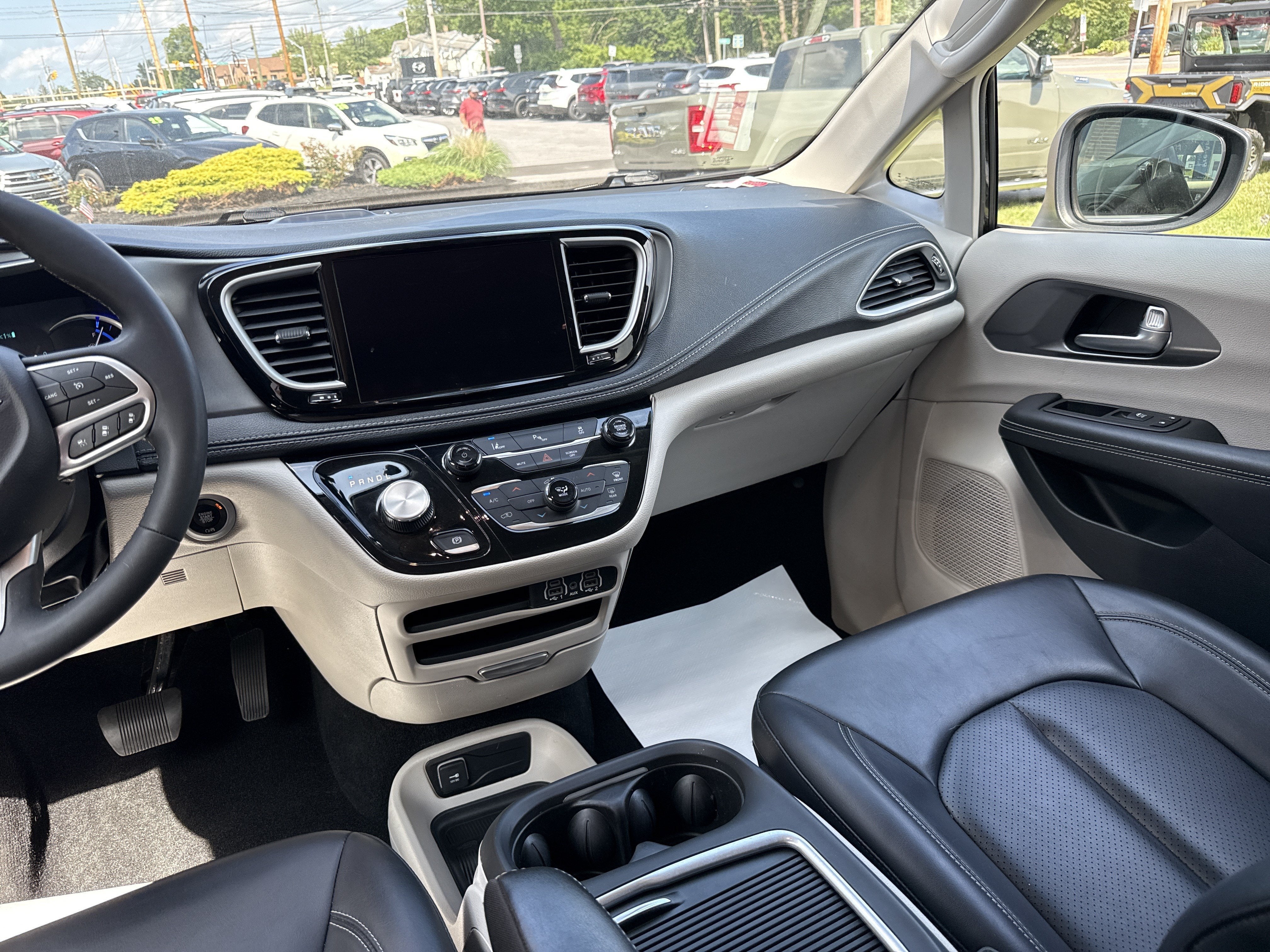 2023 Chrysler Pacifica Hybrid Touring L