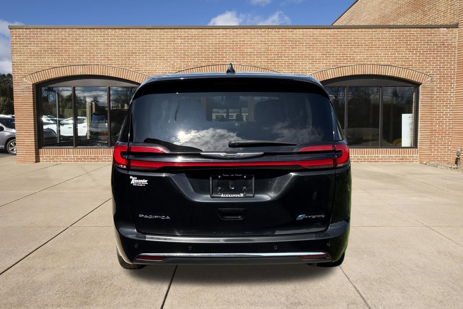 2023 Chrysler Pacifica Hybrid Touring L