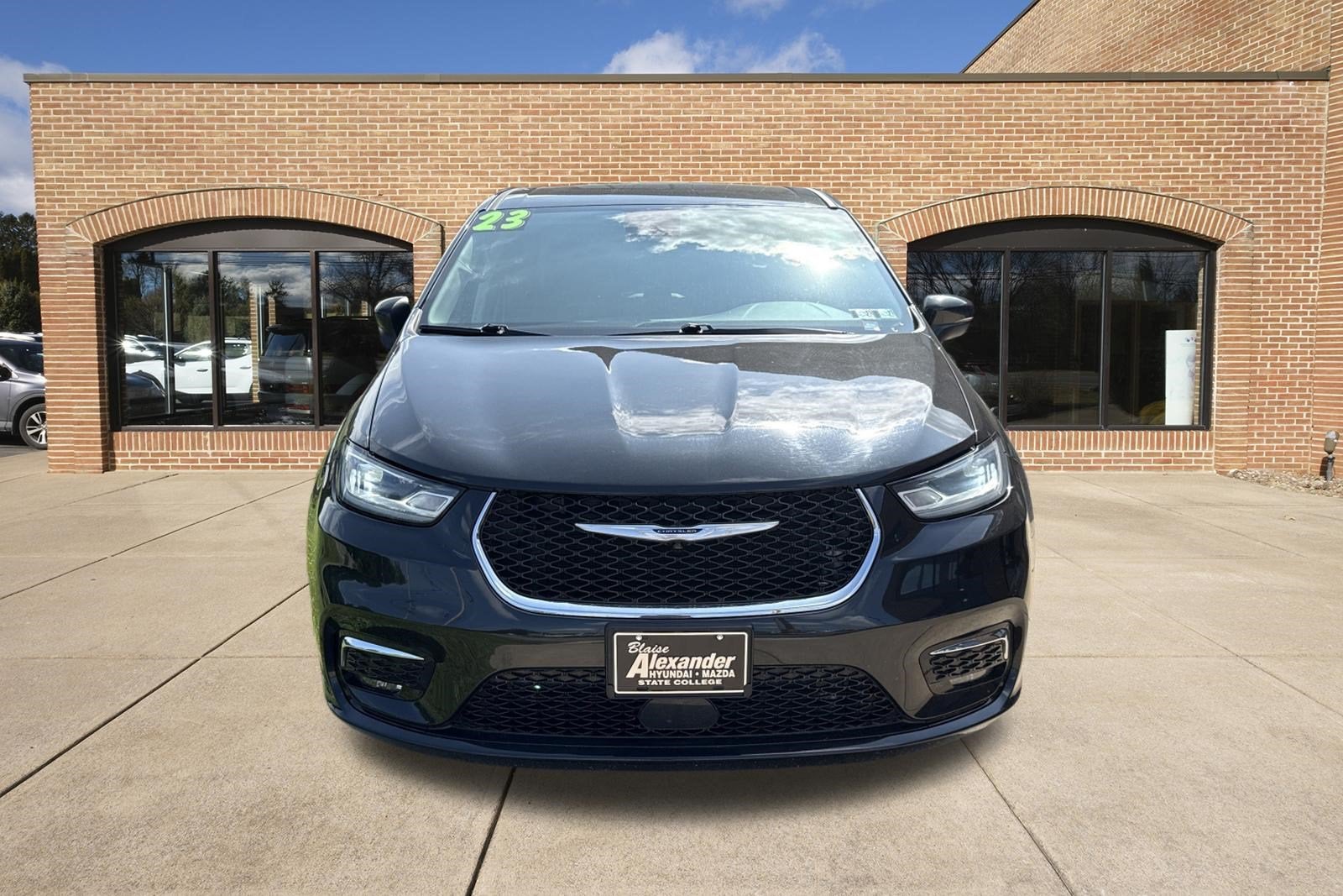 2023 Chrysler Pacifica Hybrid Touring L