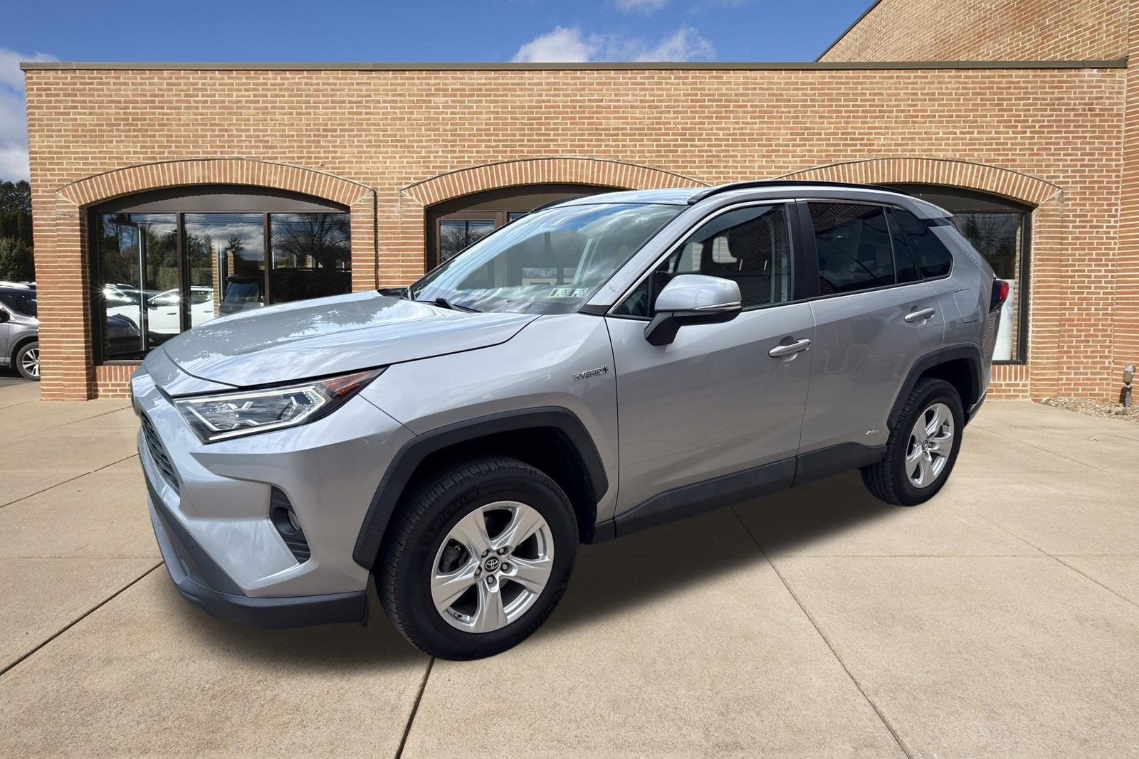 2019 Toyota RAV4 Hybrid XLE