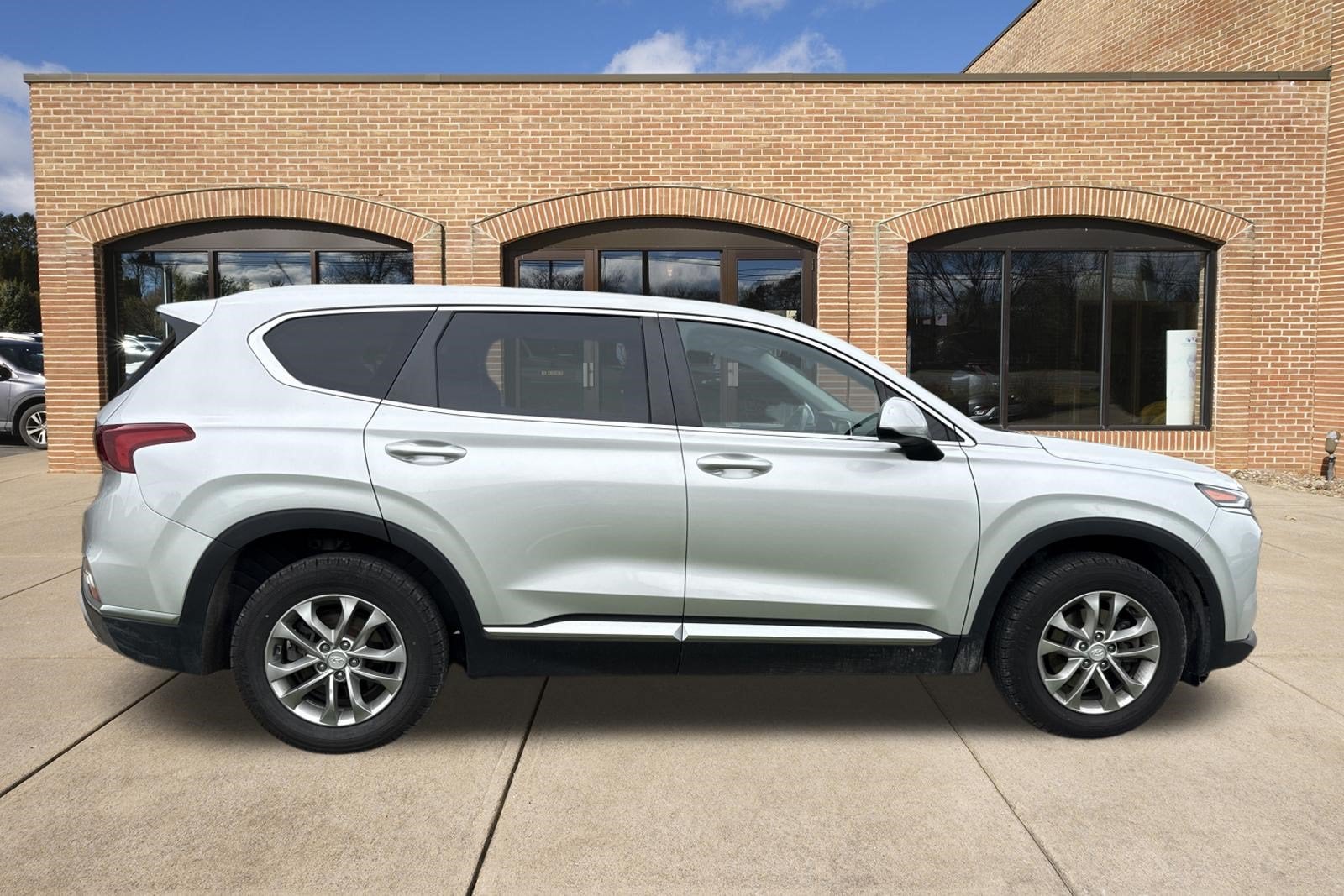 2019 Hyundai SANTA FE SE