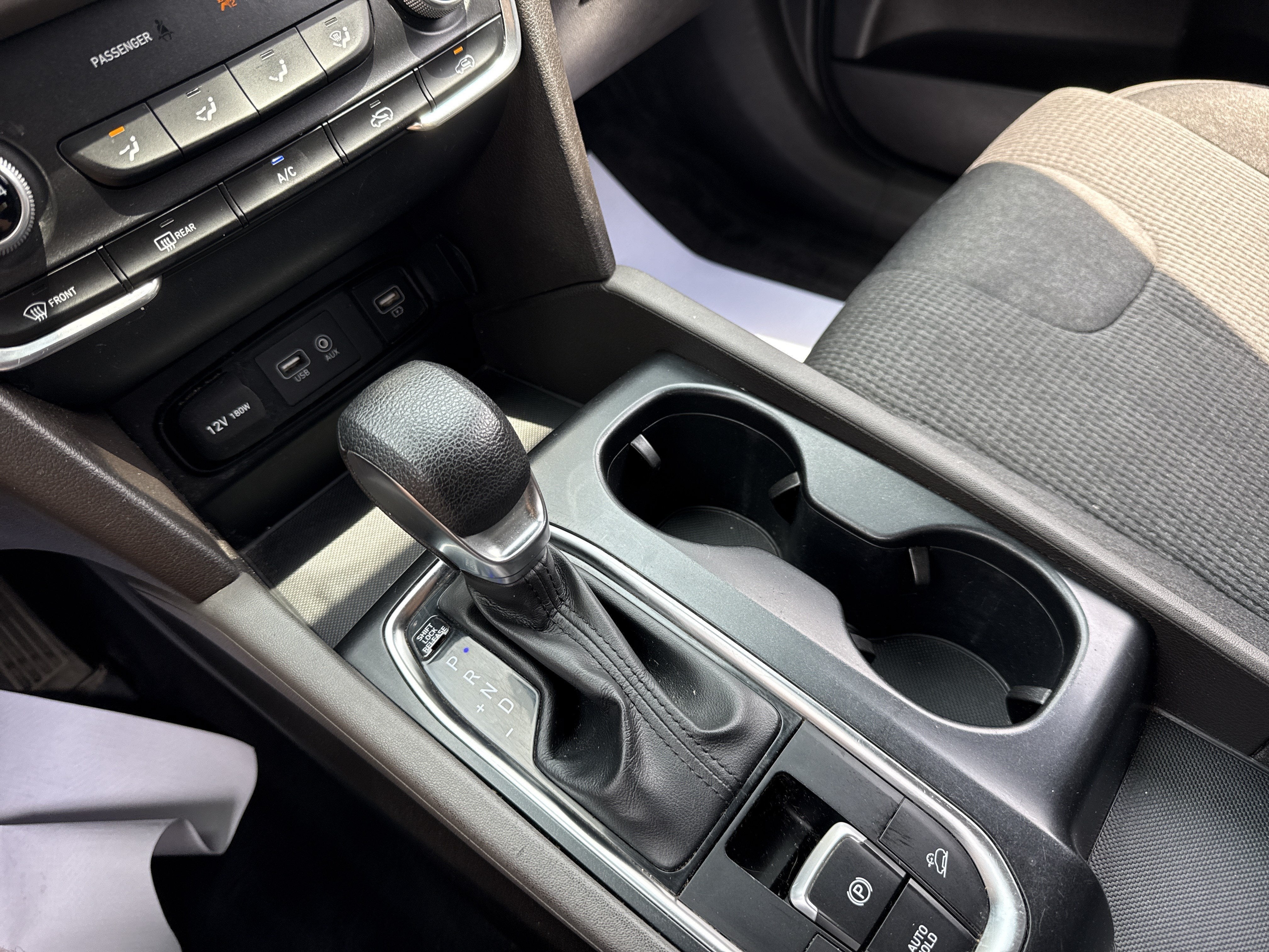 2019 Hyundai SANTA FE SE