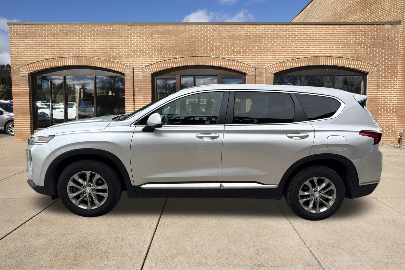 2019 Hyundai SANTA FE SE