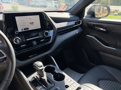 2025 Toyota Highlander XSE