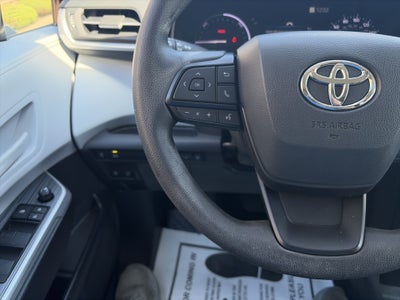 2025 Toyota Sienna LE