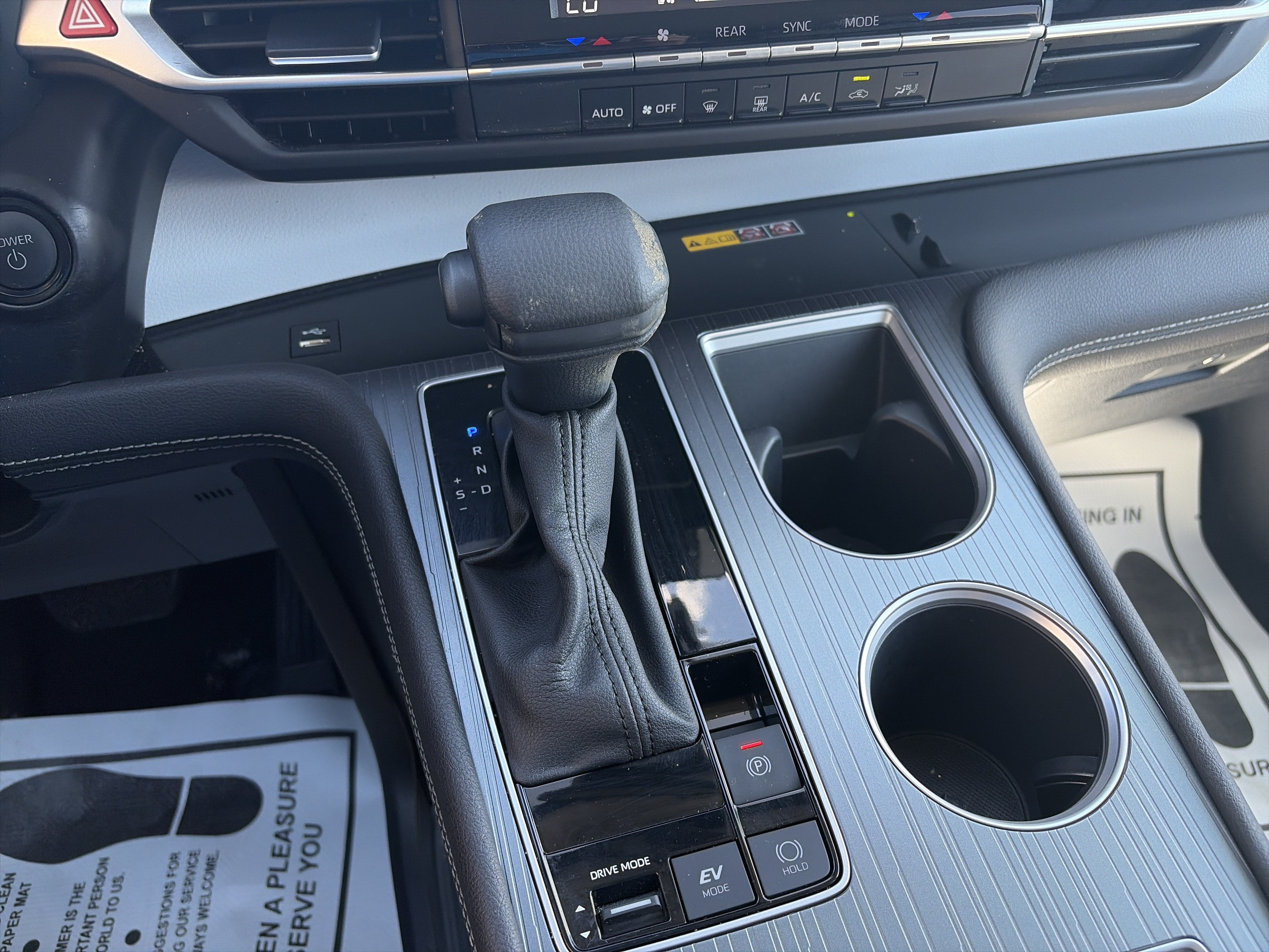 2025 Toyota Sienna LE