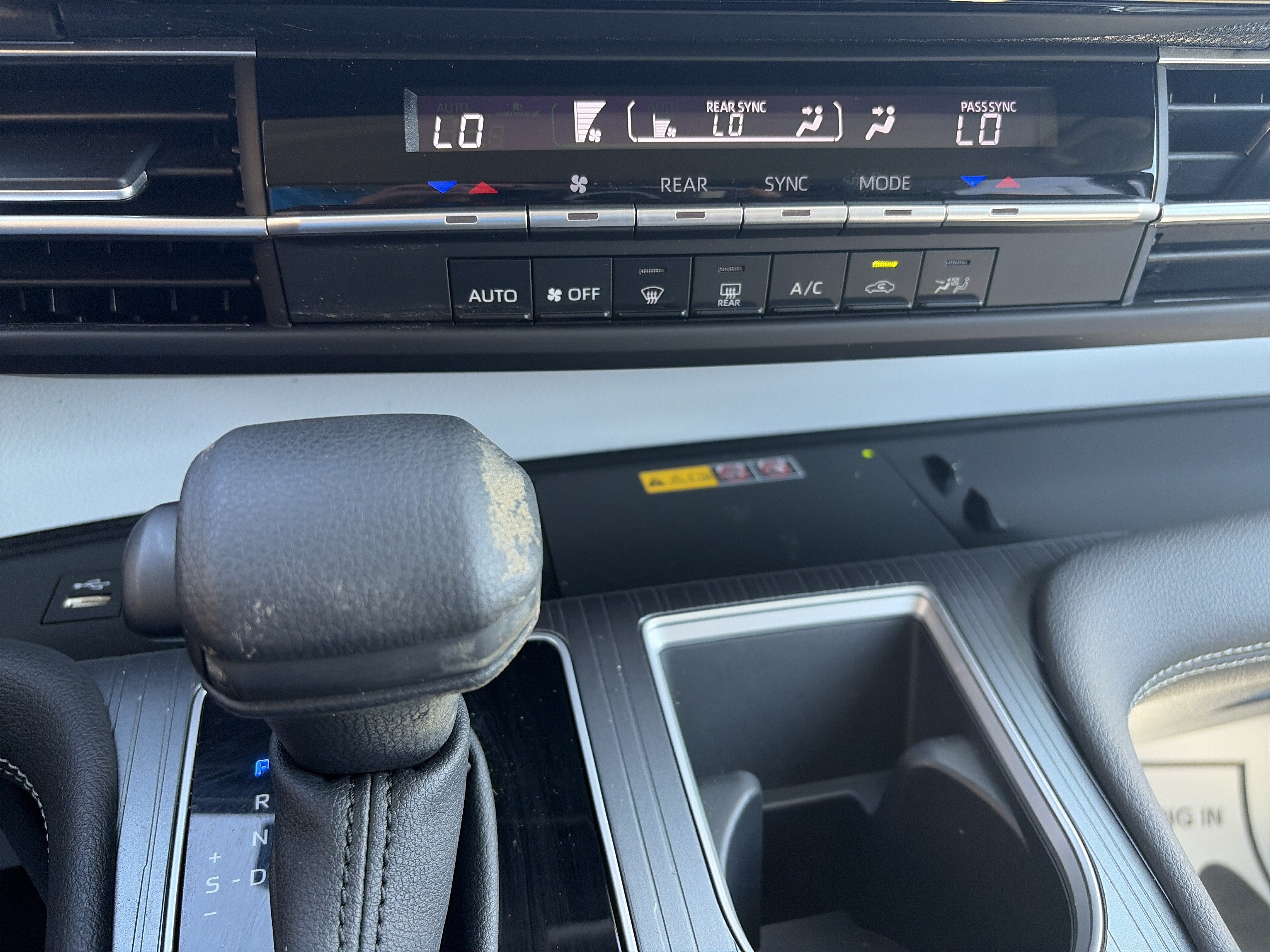 2025 Toyota Sienna LE