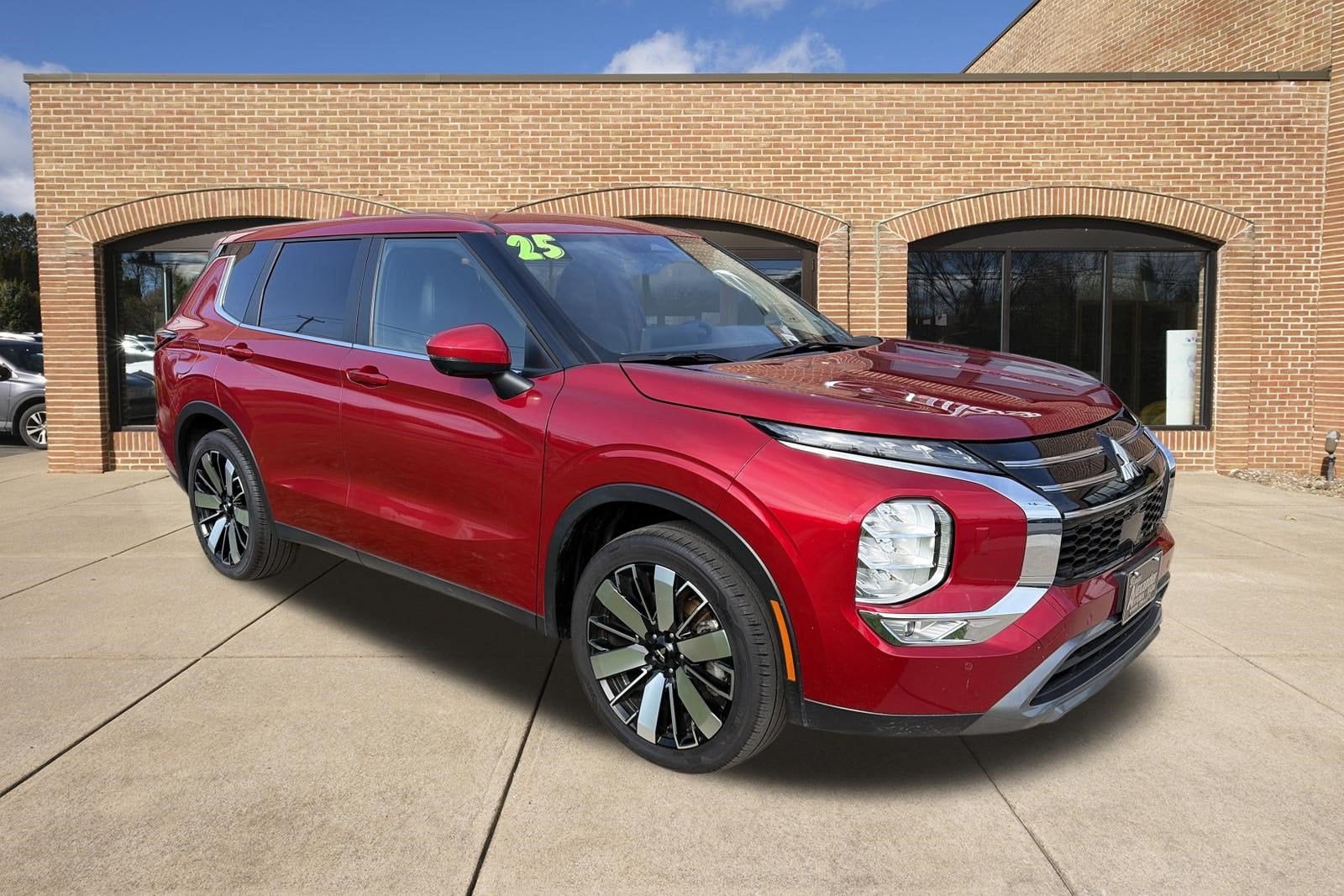 2025 Mitsubishi Outlander SE