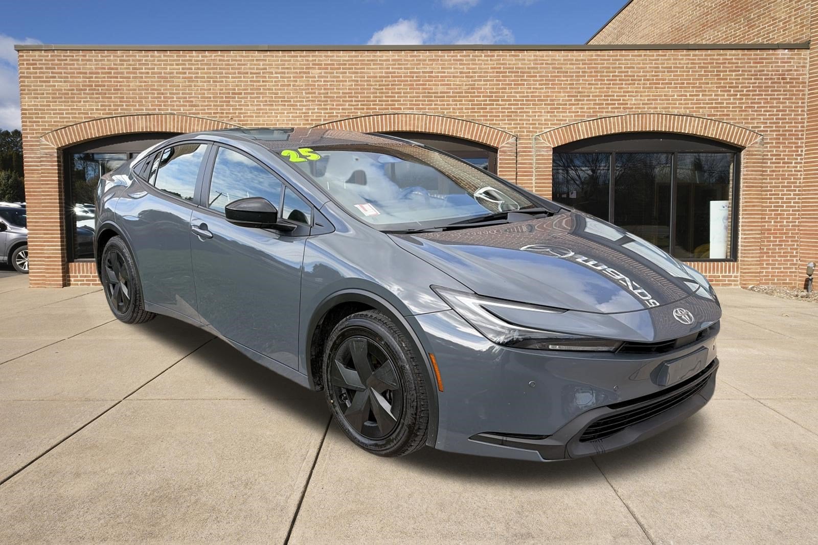2025 Toyota Prius LE
