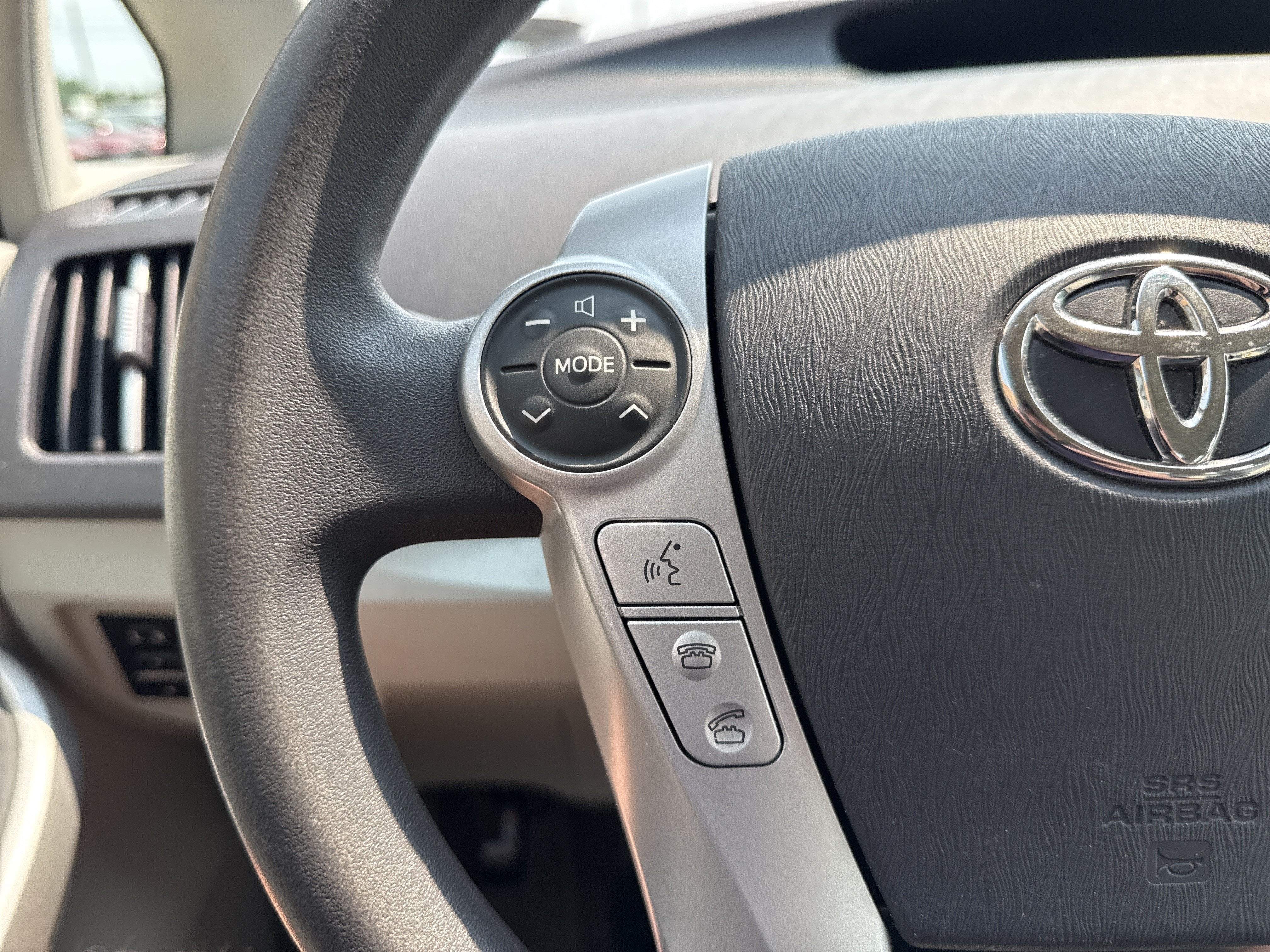 2010 Toyota Prius III