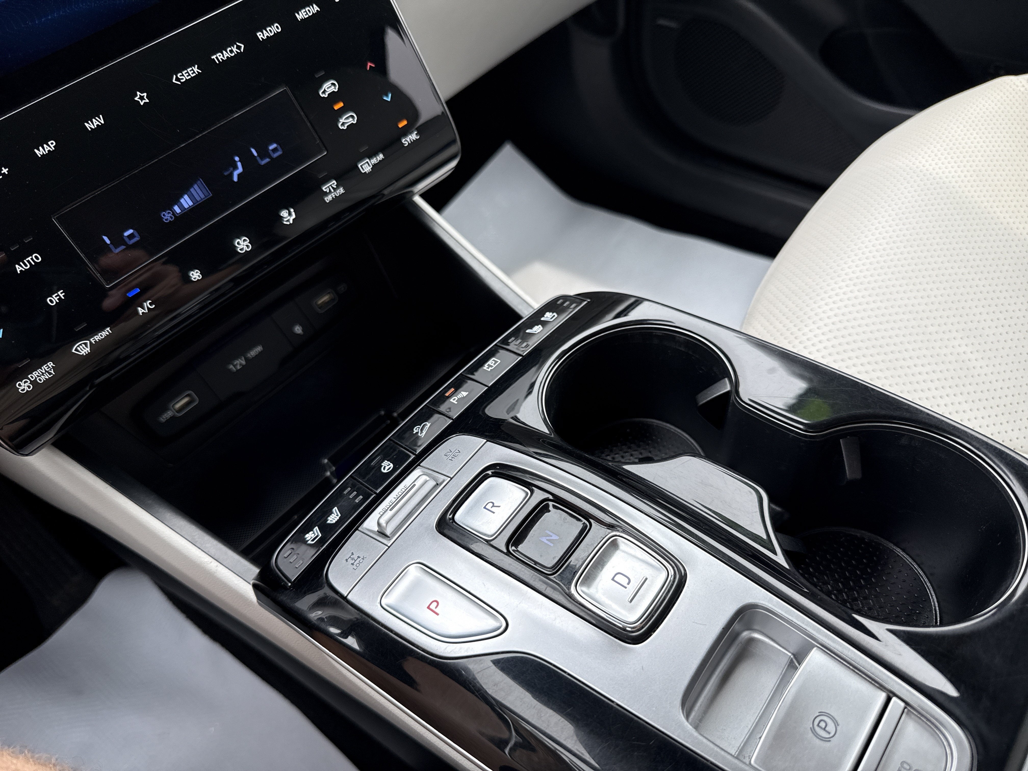 2022 Hyundai TUCSON PLUG-IN HYBRID Limited
