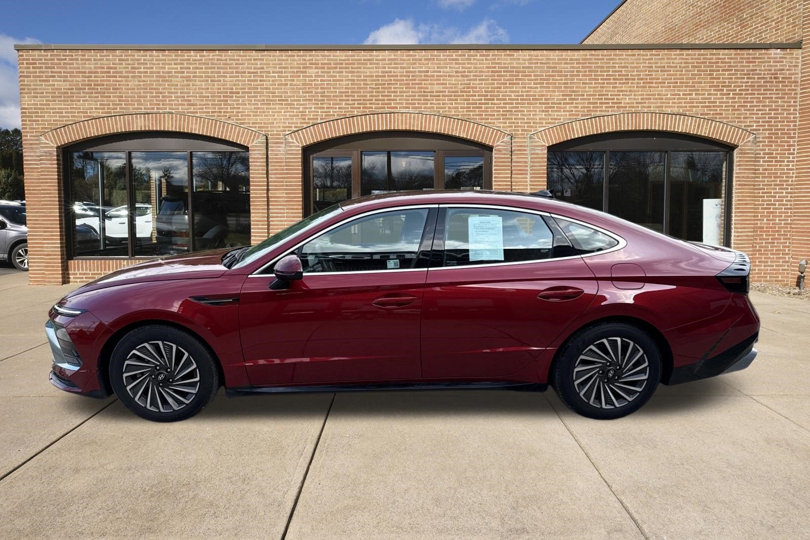 2025 Hyundai SONATA HYBRID SEL