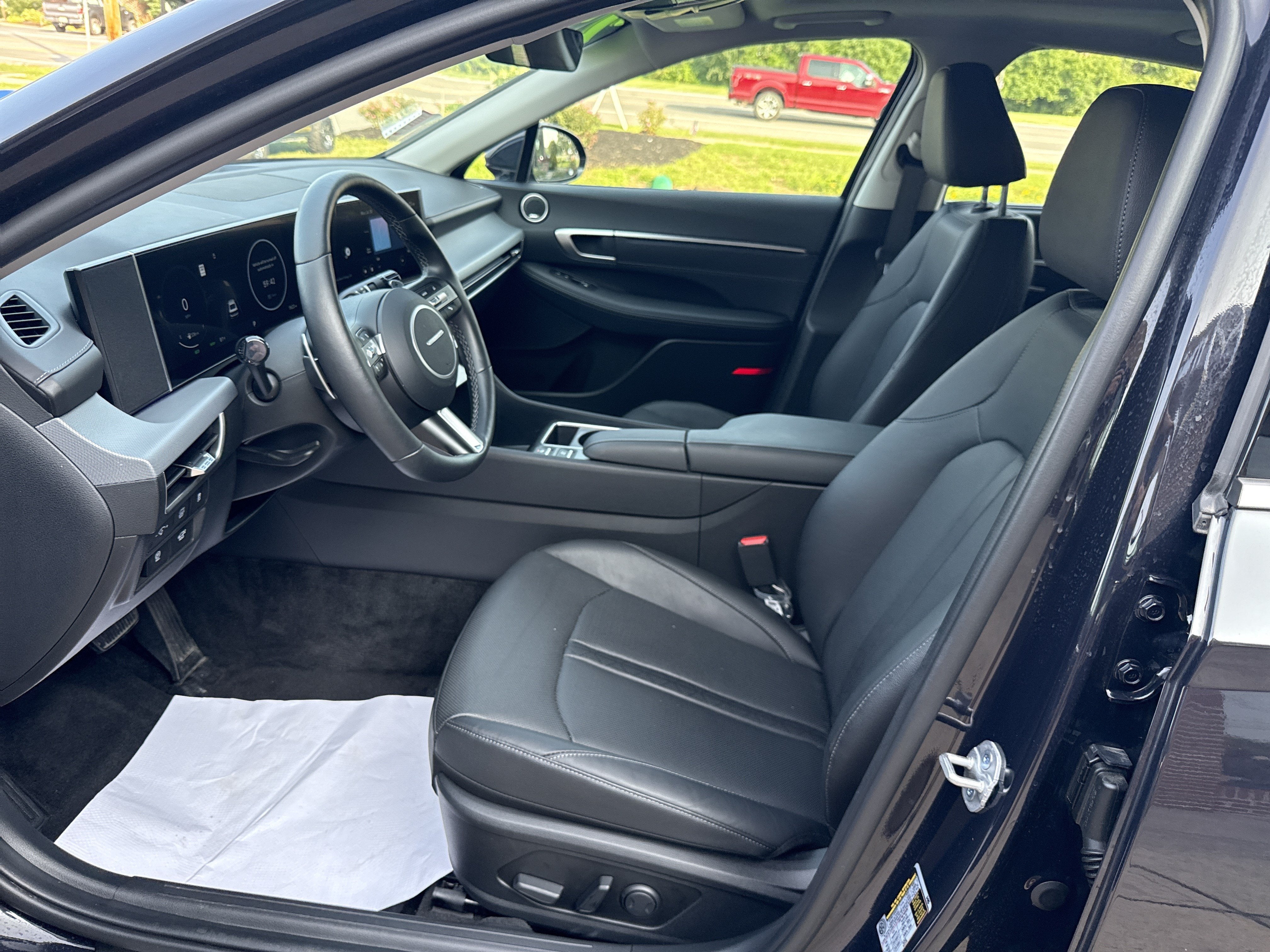 2025 Hyundai Sonata Hybrid Limited - Photo 12