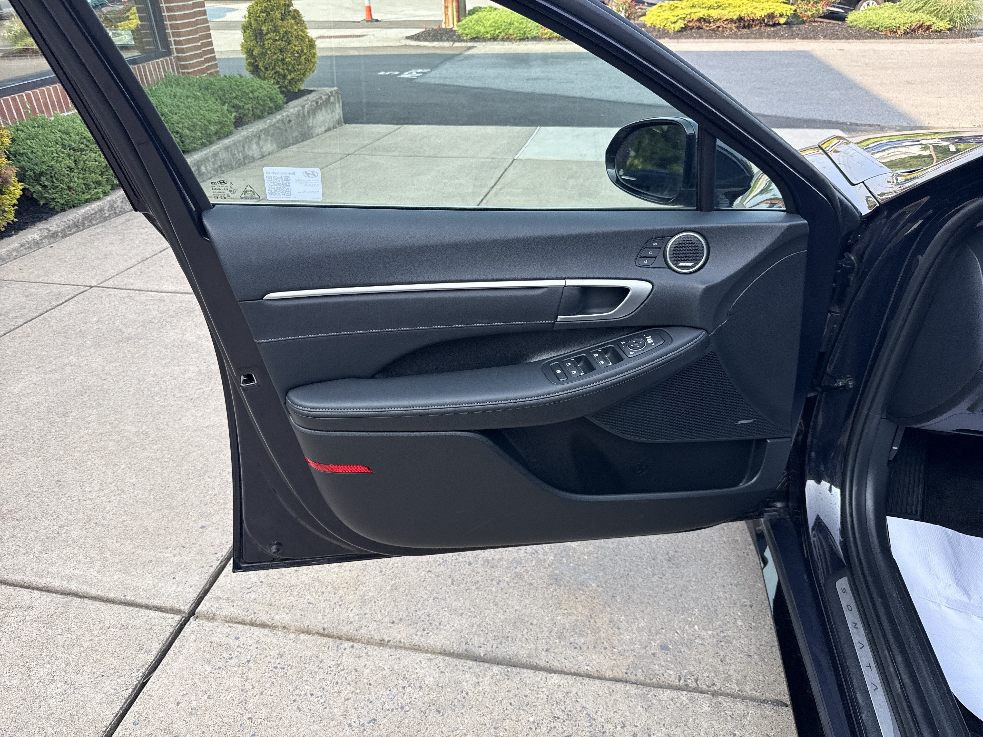 2025 Hyundai Sonata Hybrid Limited - Photo 15
