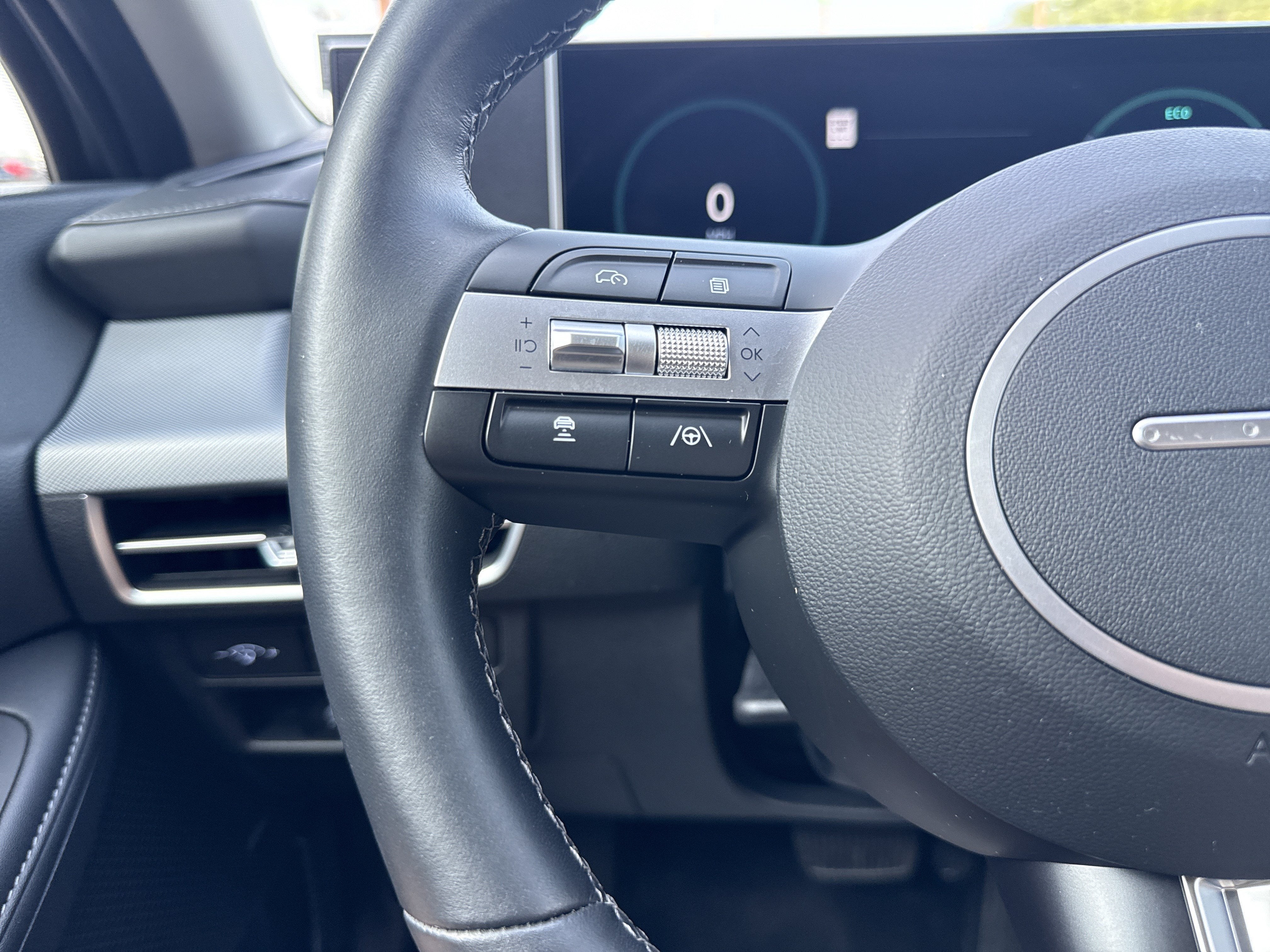 2025 Hyundai Sonata Hybrid Limited - Photo 18