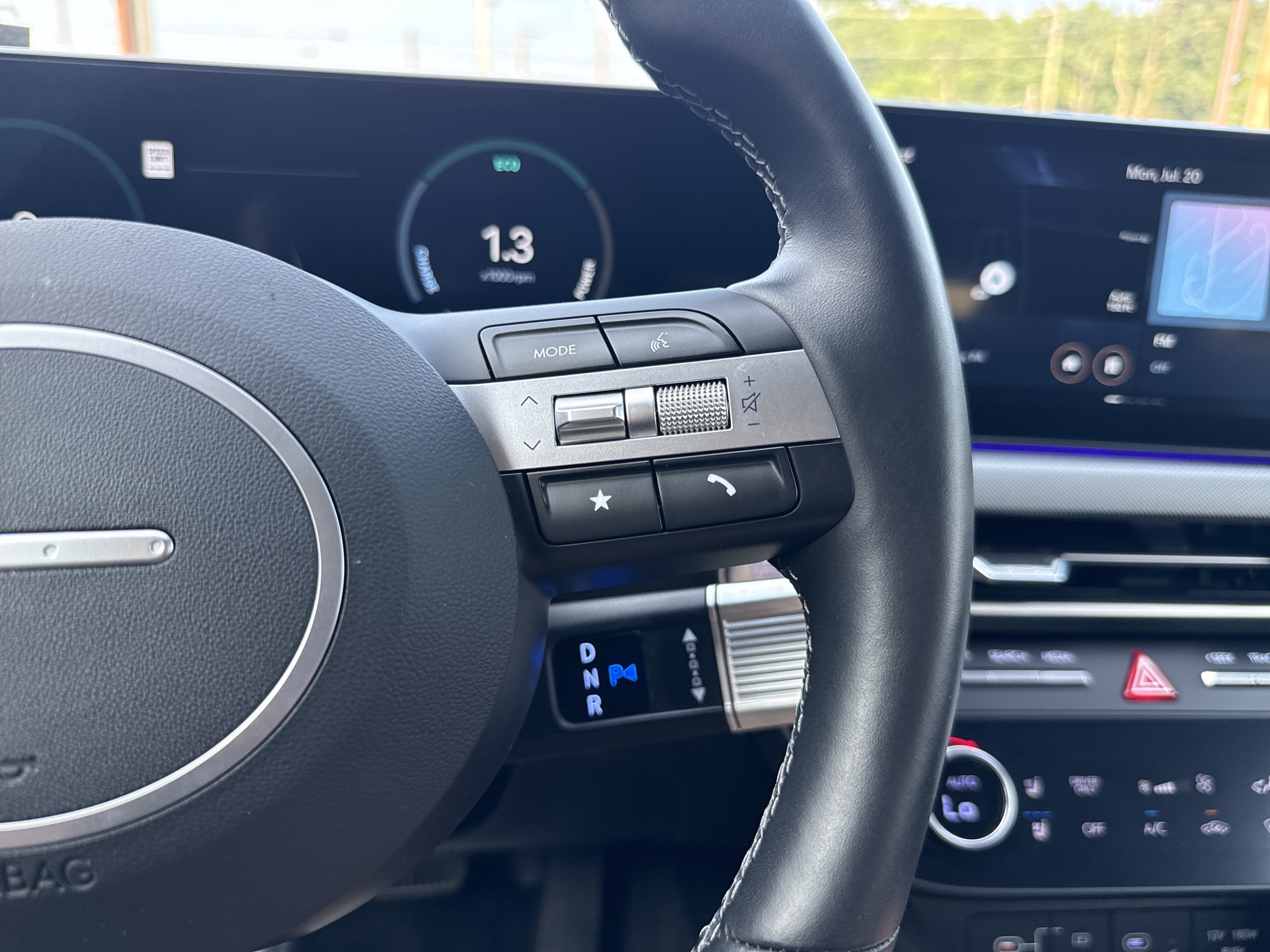 2025 Hyundai Sonata Hybrid Limited - Photo 19